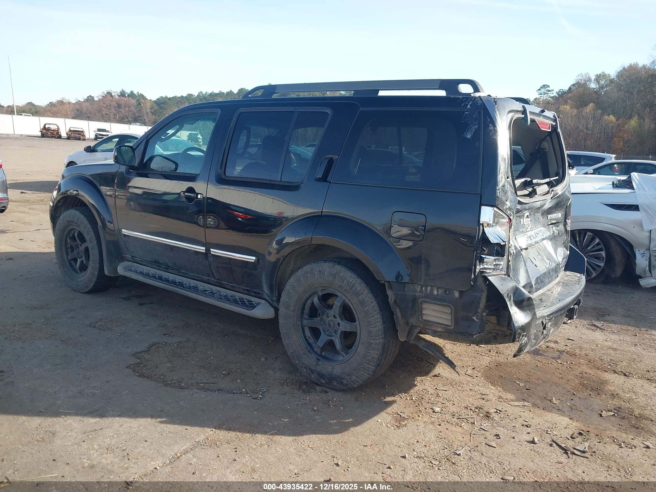 NISSAN PATHFINDER image 3