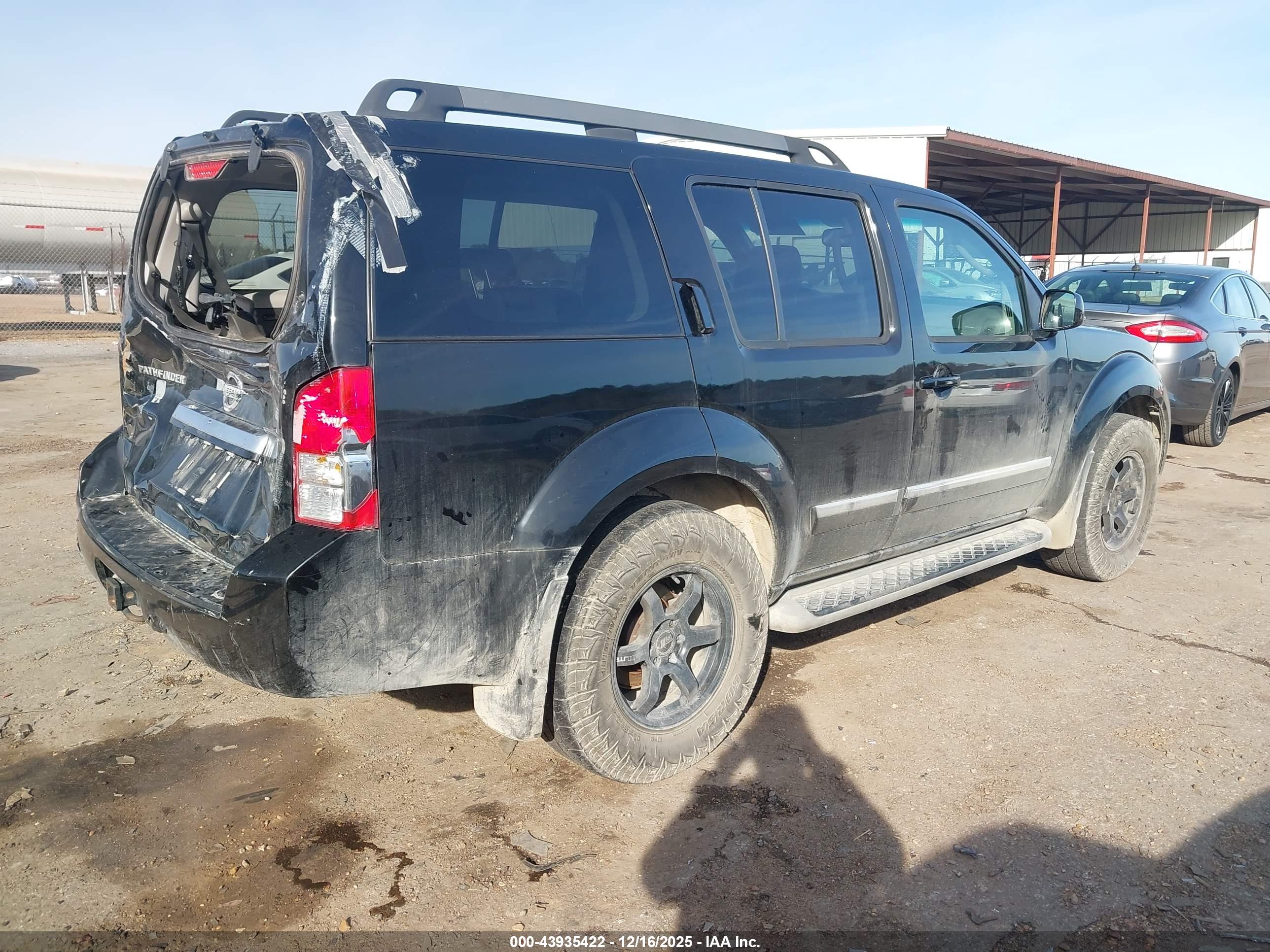 NISSAN PATHFINDER image 4