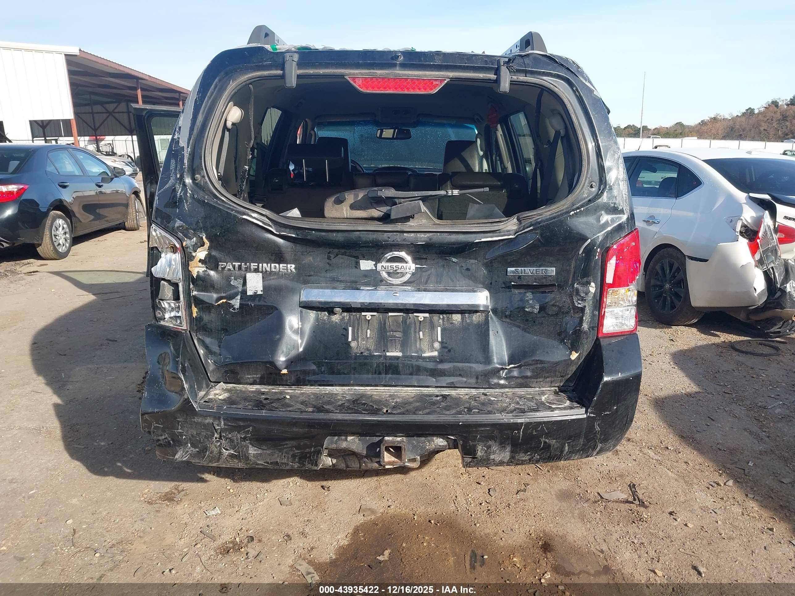 NISSAN PATHFINDER image 6