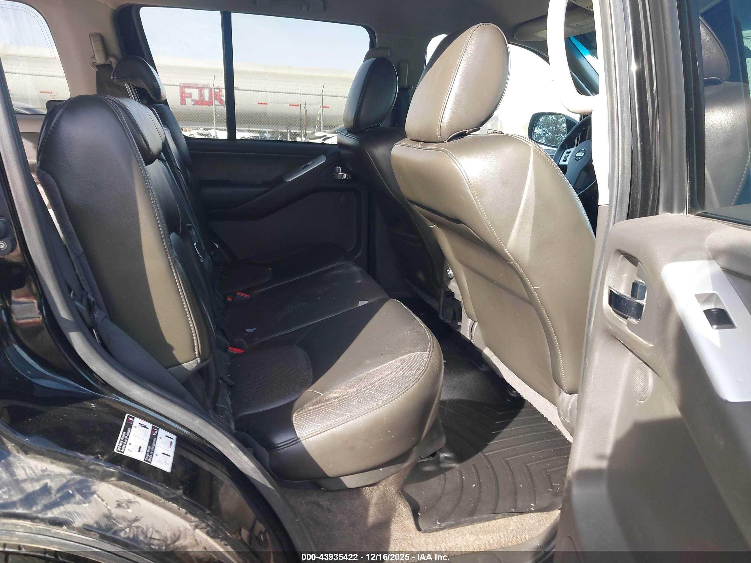NISSAN PATHFINDER image 8
