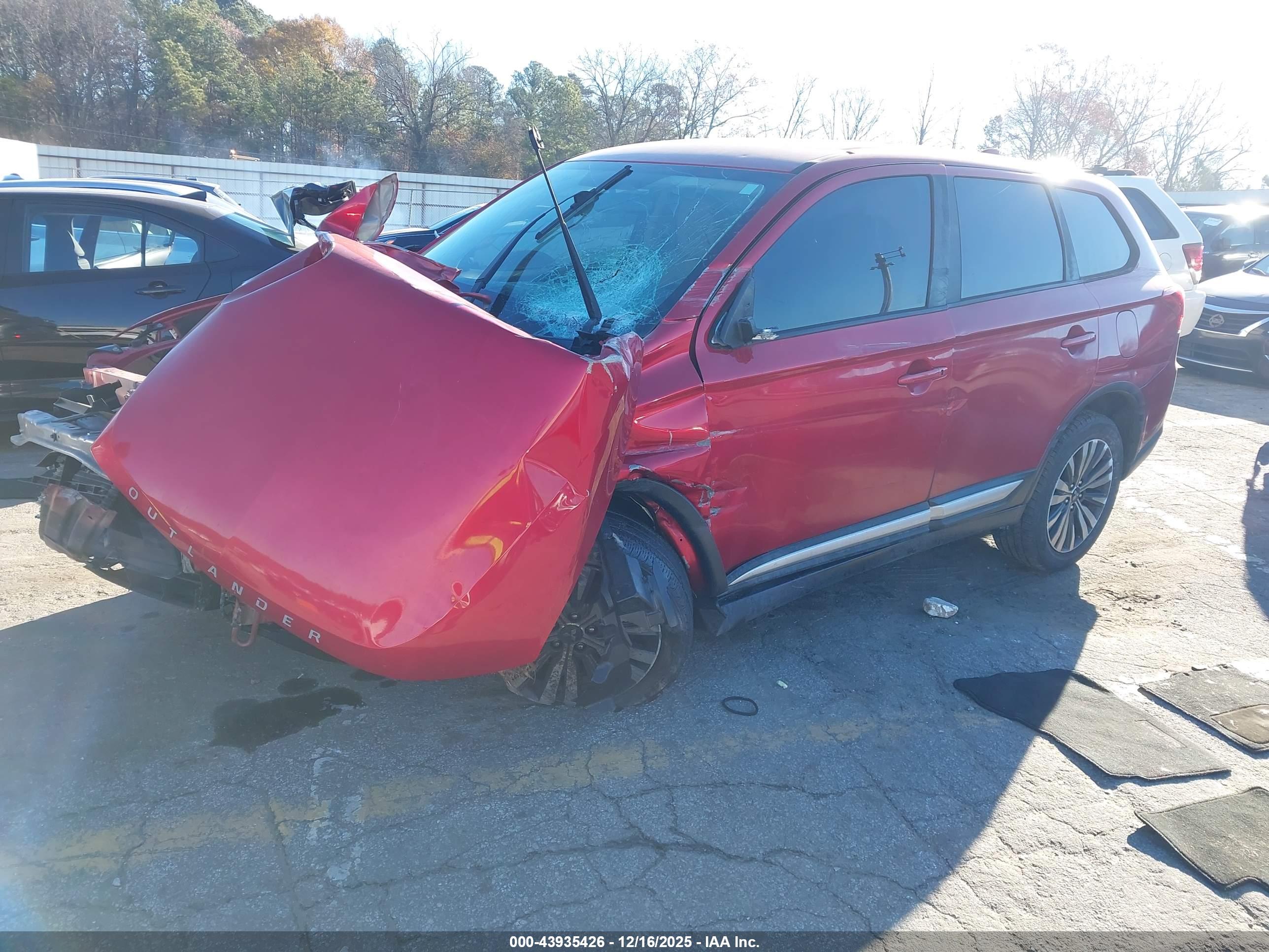 MITSUBISHI OUTLANDER image 2
