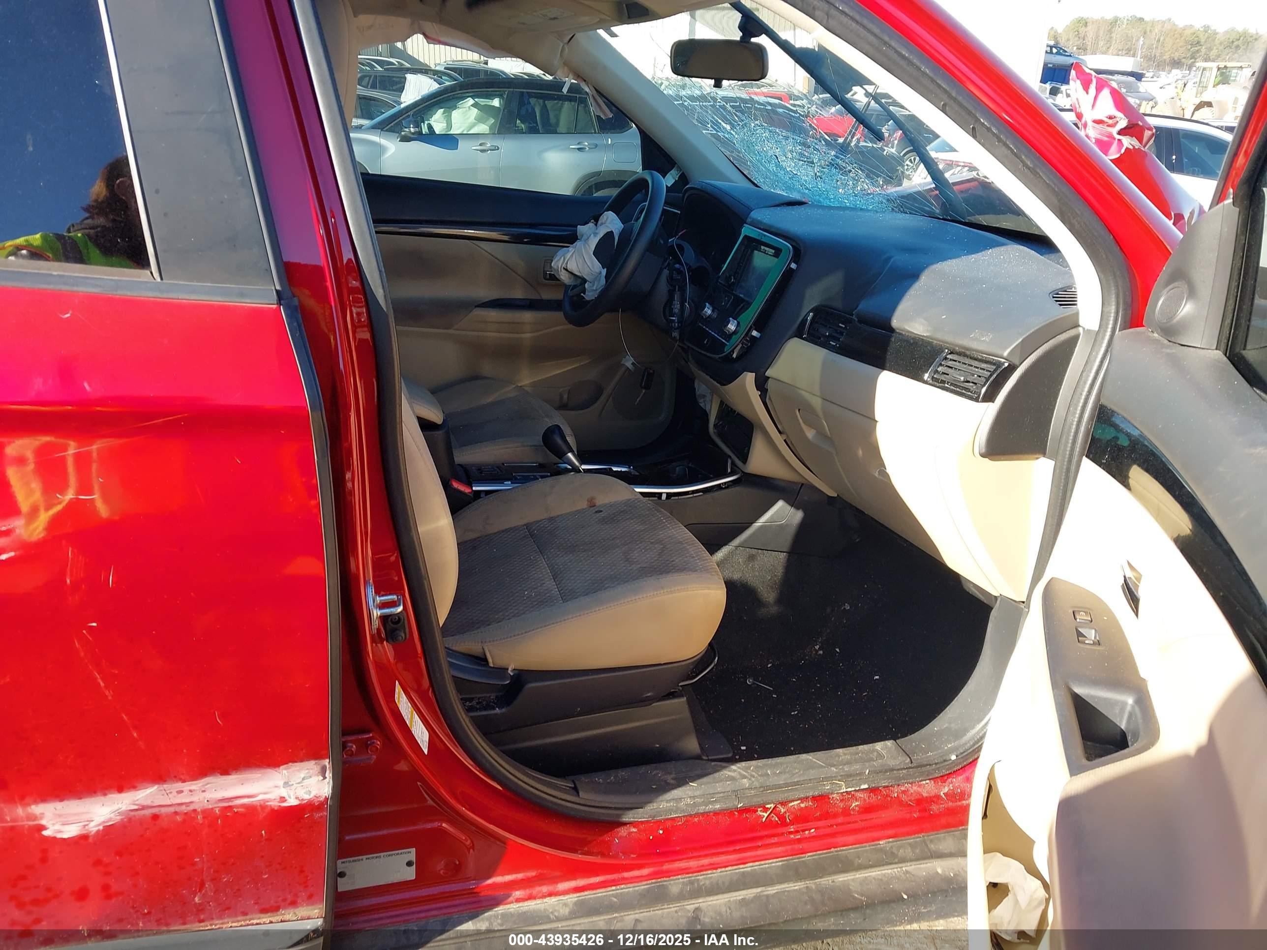 MITSUBISHI OUTLANDER image 5