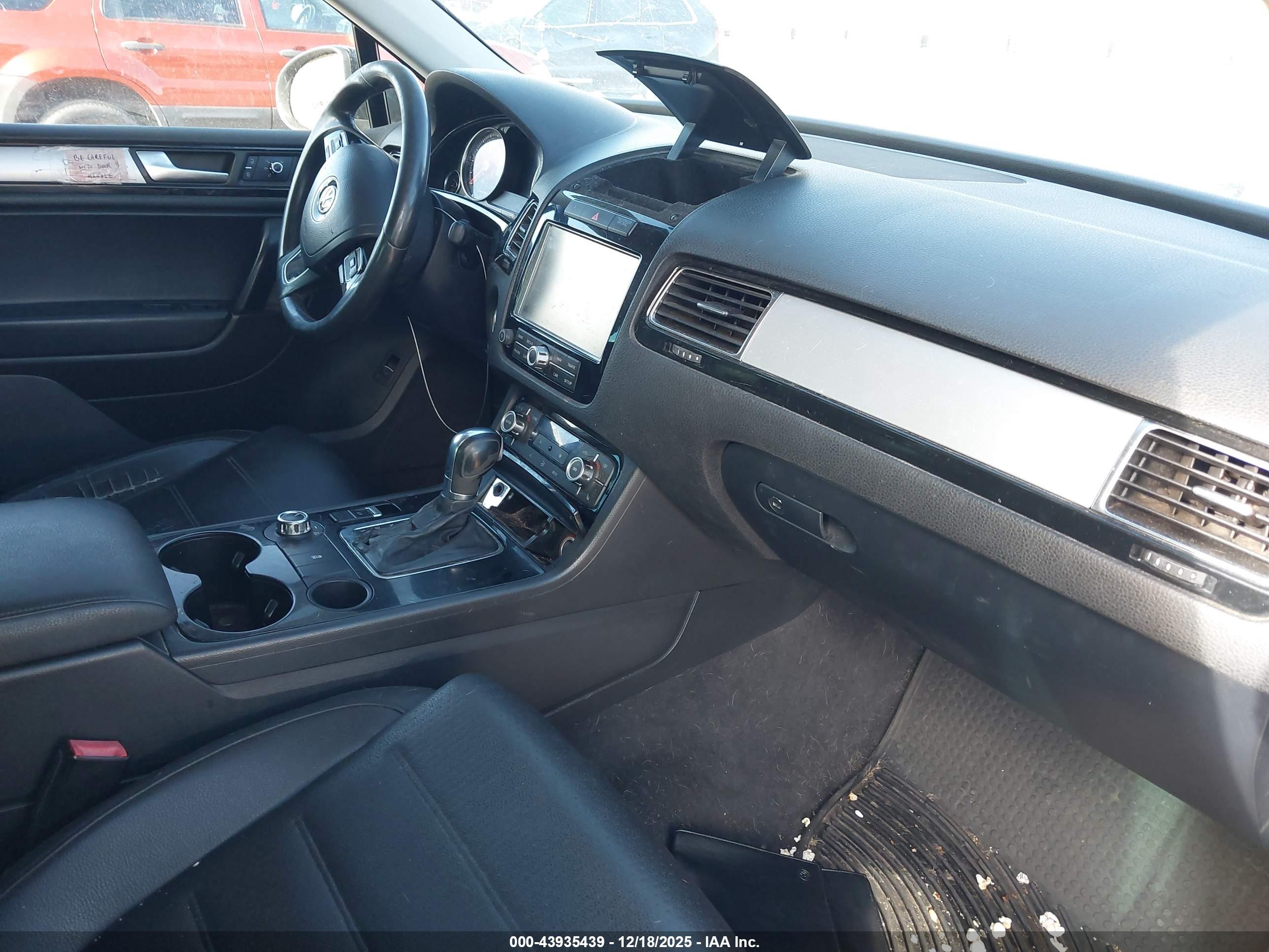VOLKSWAGEN TOUAREG image 5