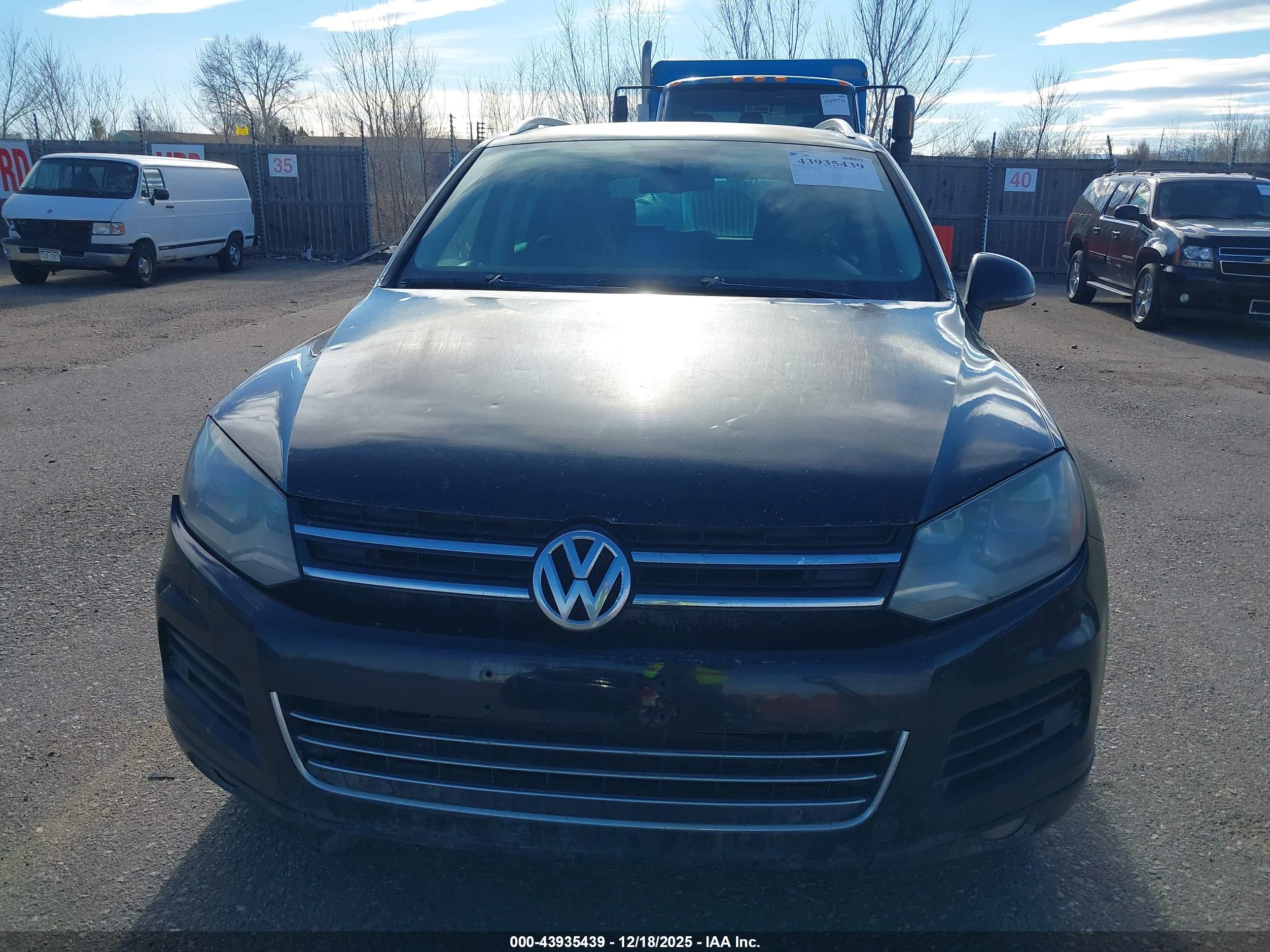VOLKSWAGEN TOUAREG image 6