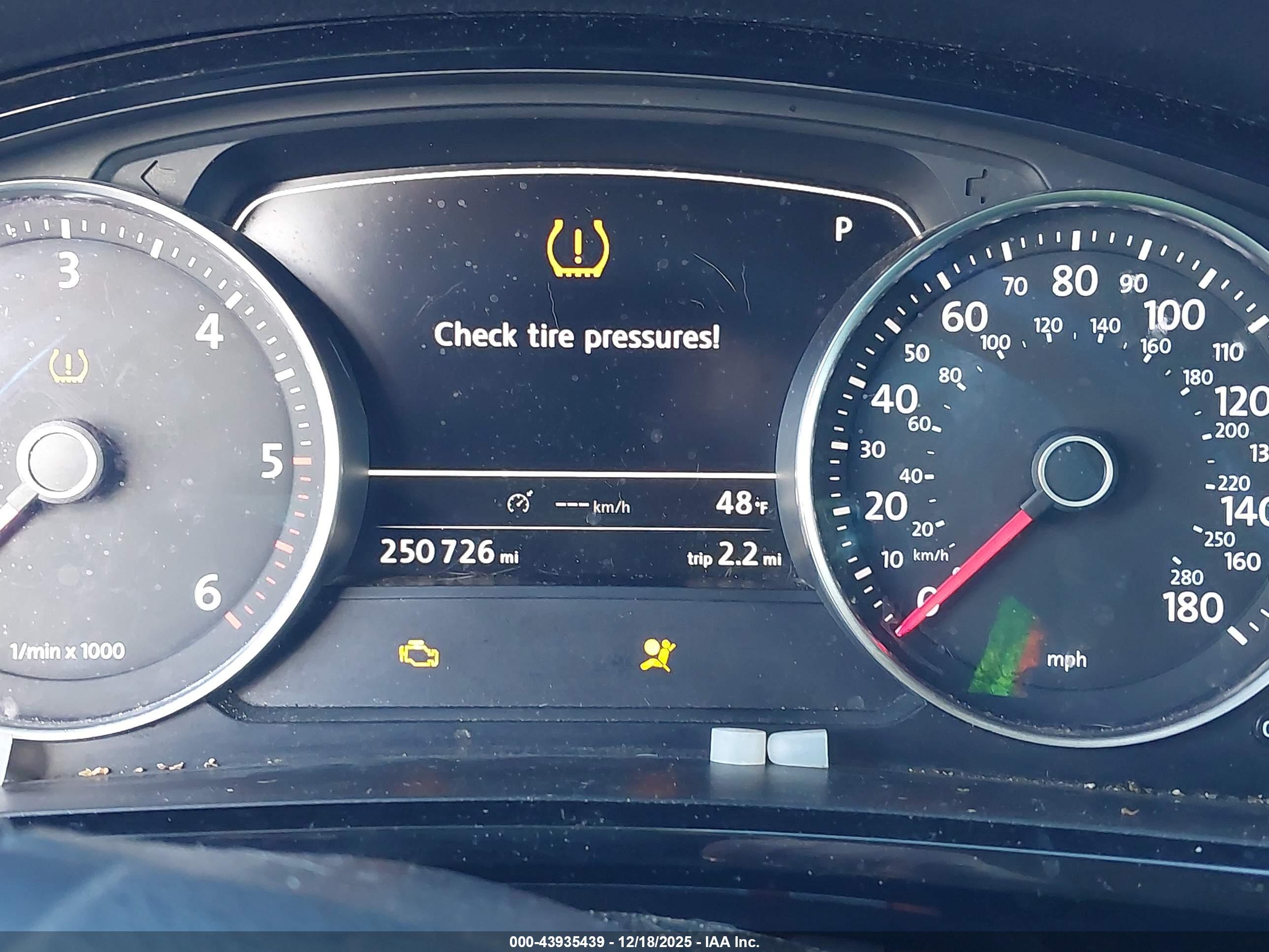 VOLKSWAGEN TOUAREG image 7