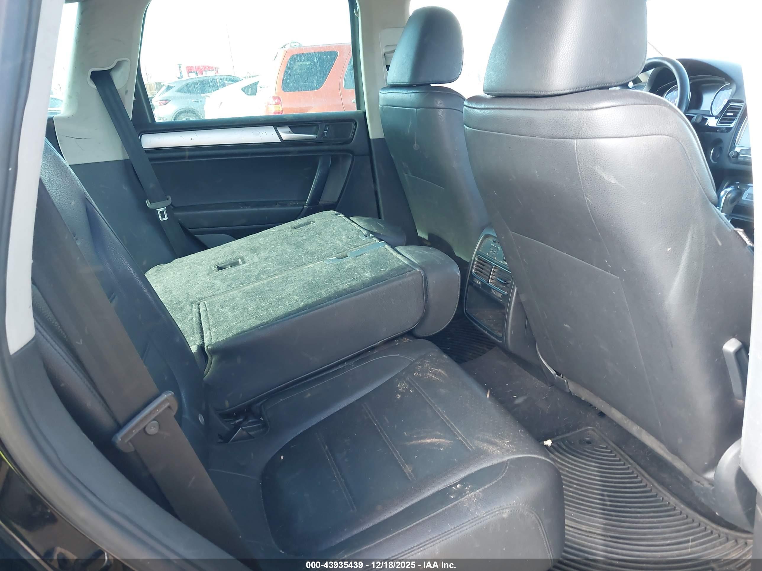 VOLKSWAGEN TOUAREG image 8