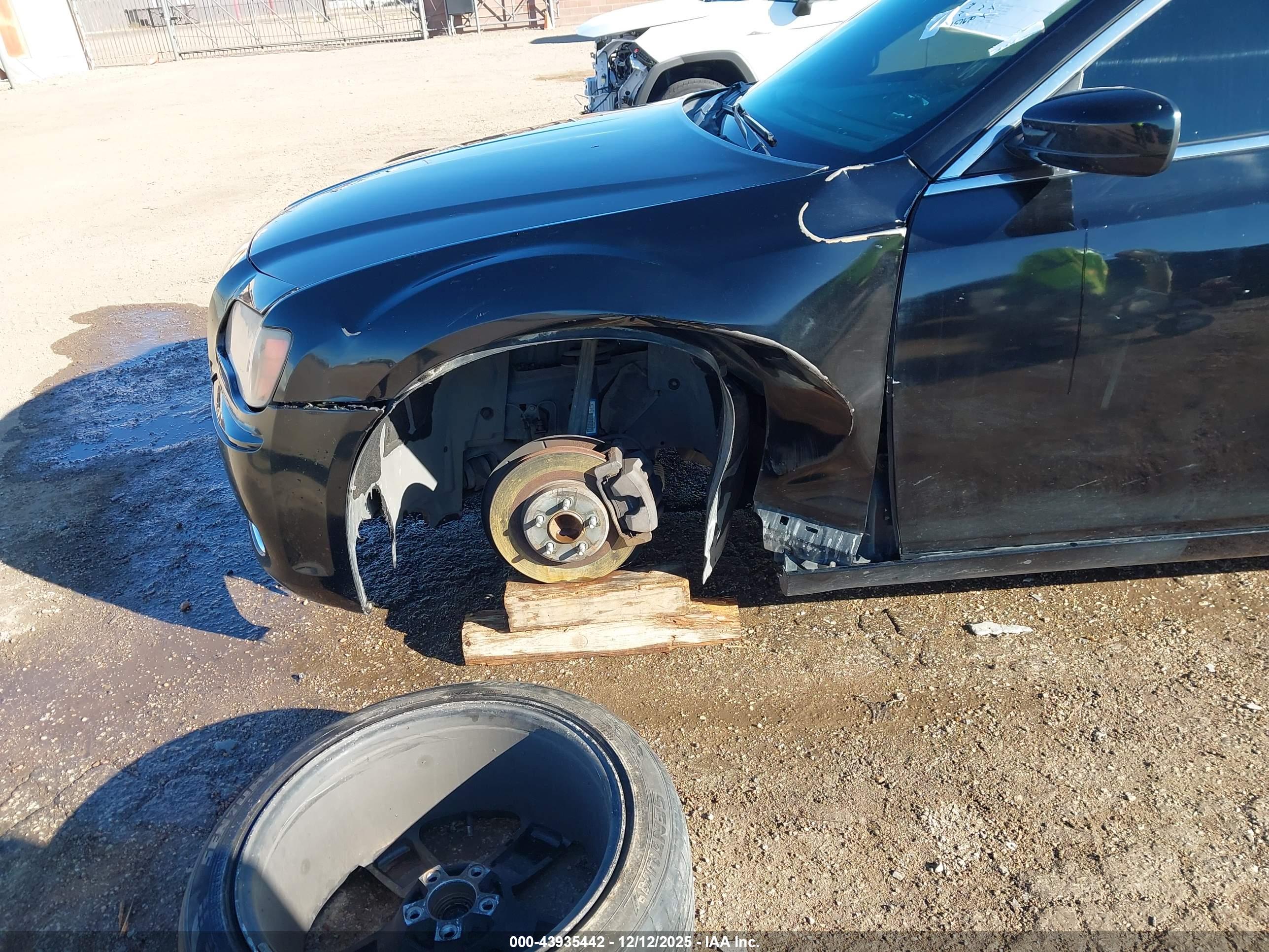 CHRYSLER 300 image 6