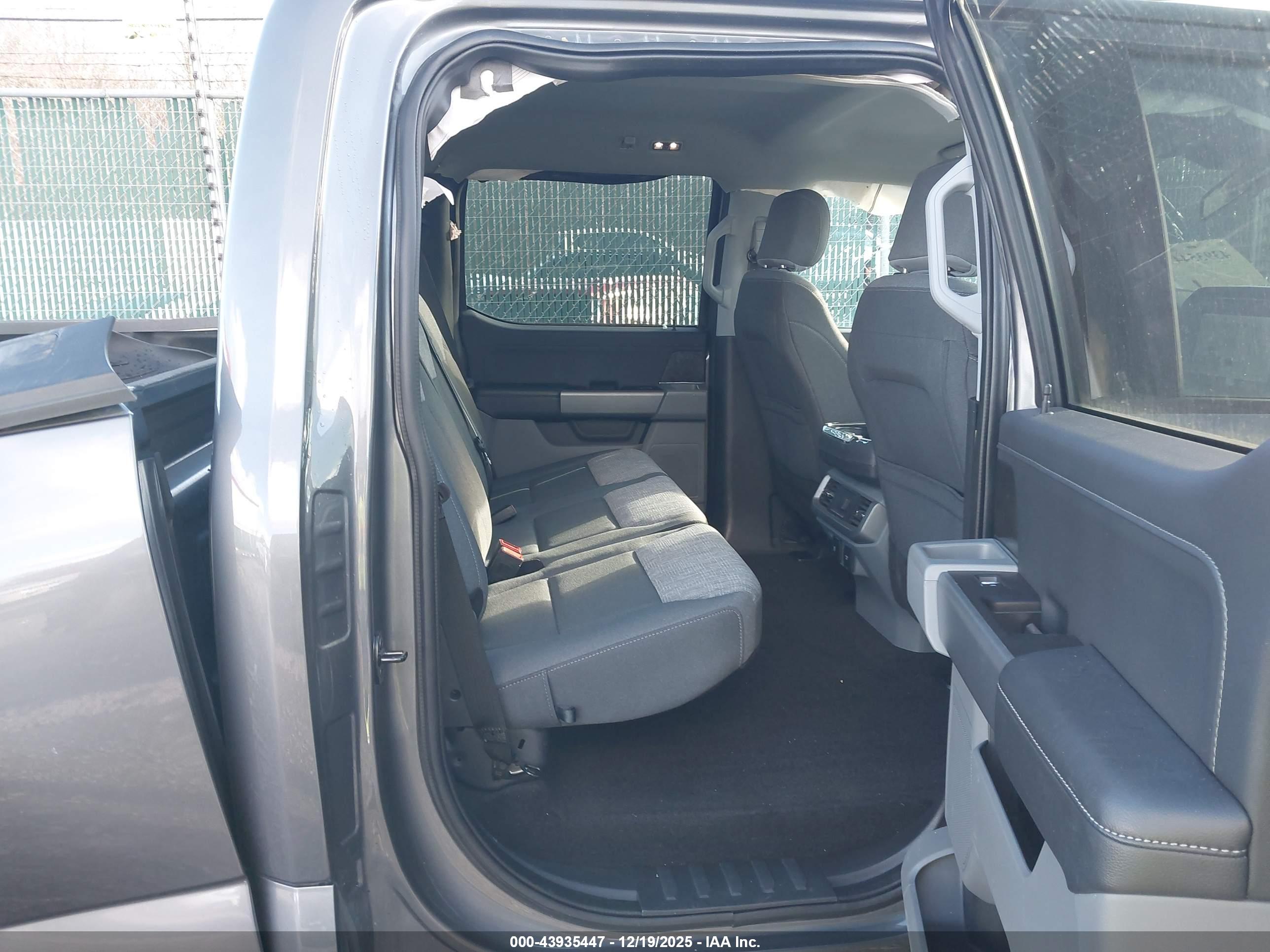 FORD F-150 image 8