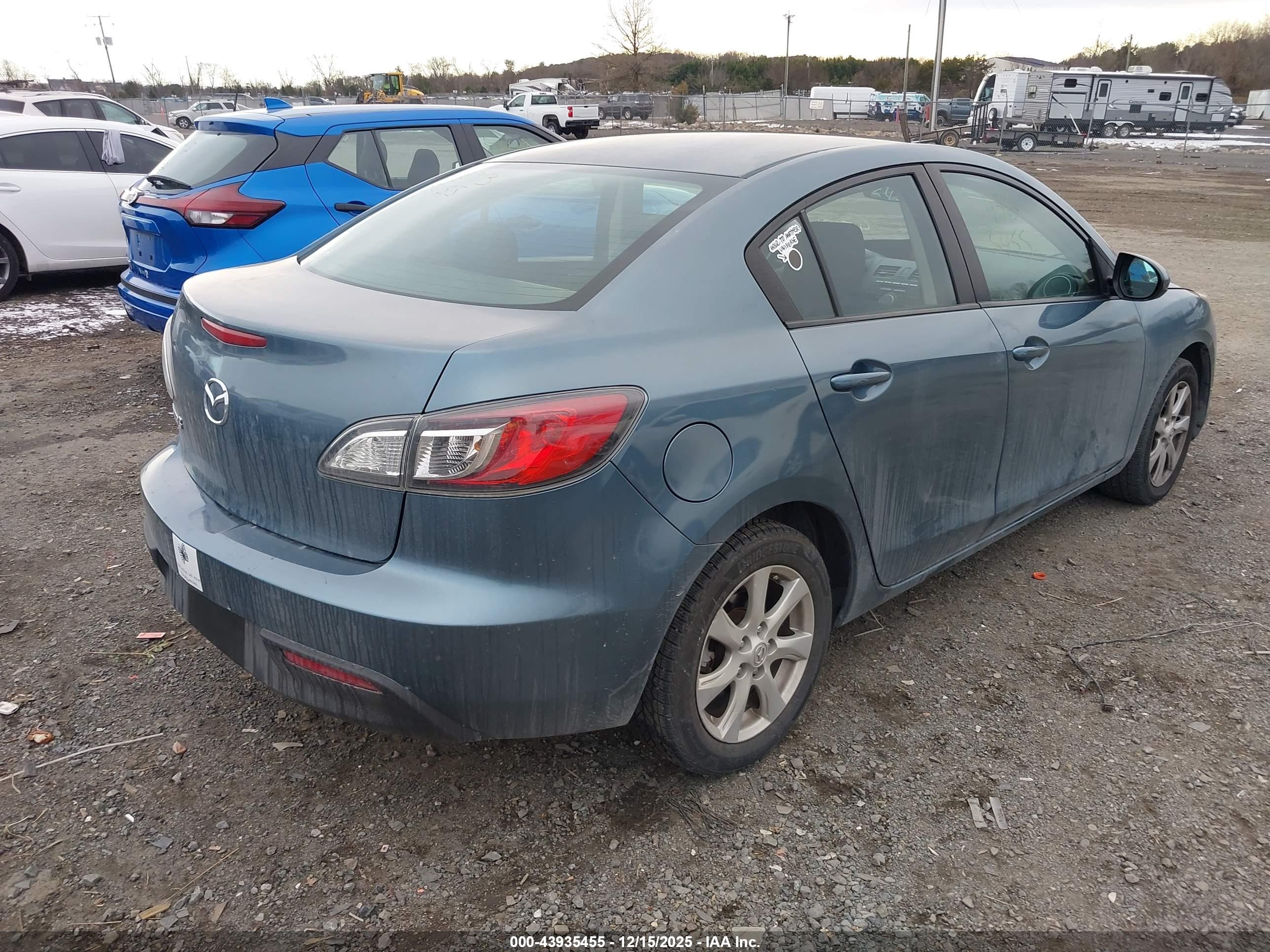 MAZDA MAZDA3 image 4
