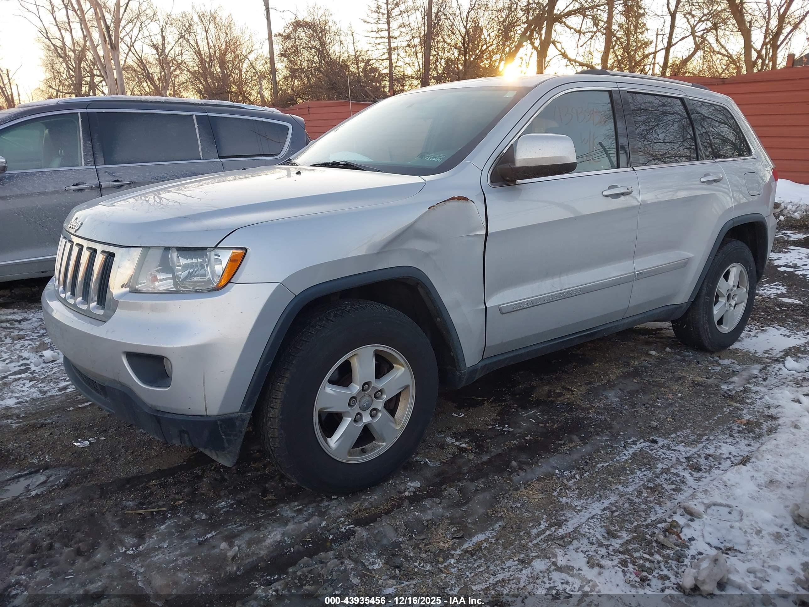 JEEP GRAND image 2