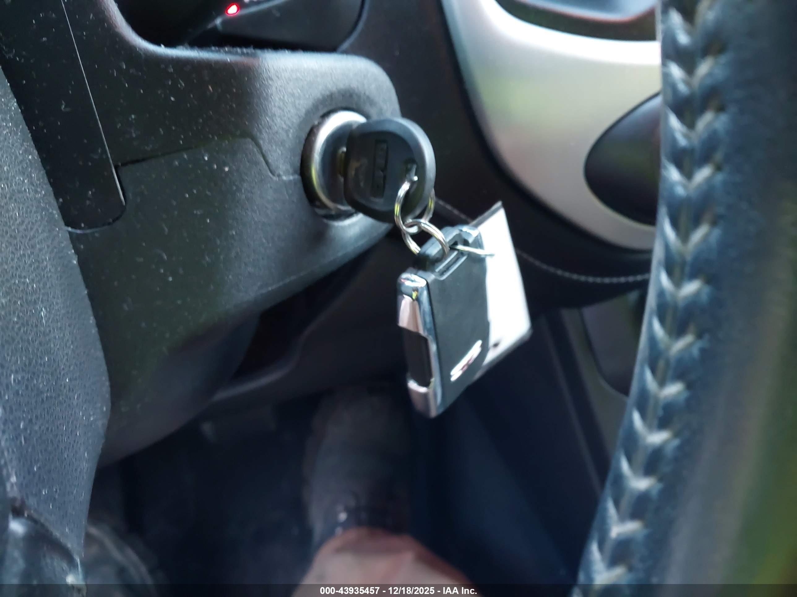 GMC CANYON image 11