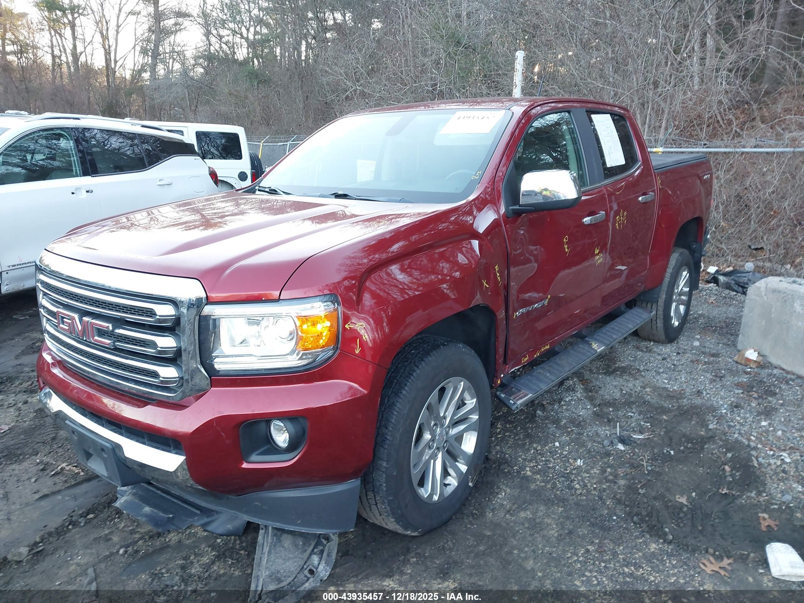 GMC CANYON image 2
