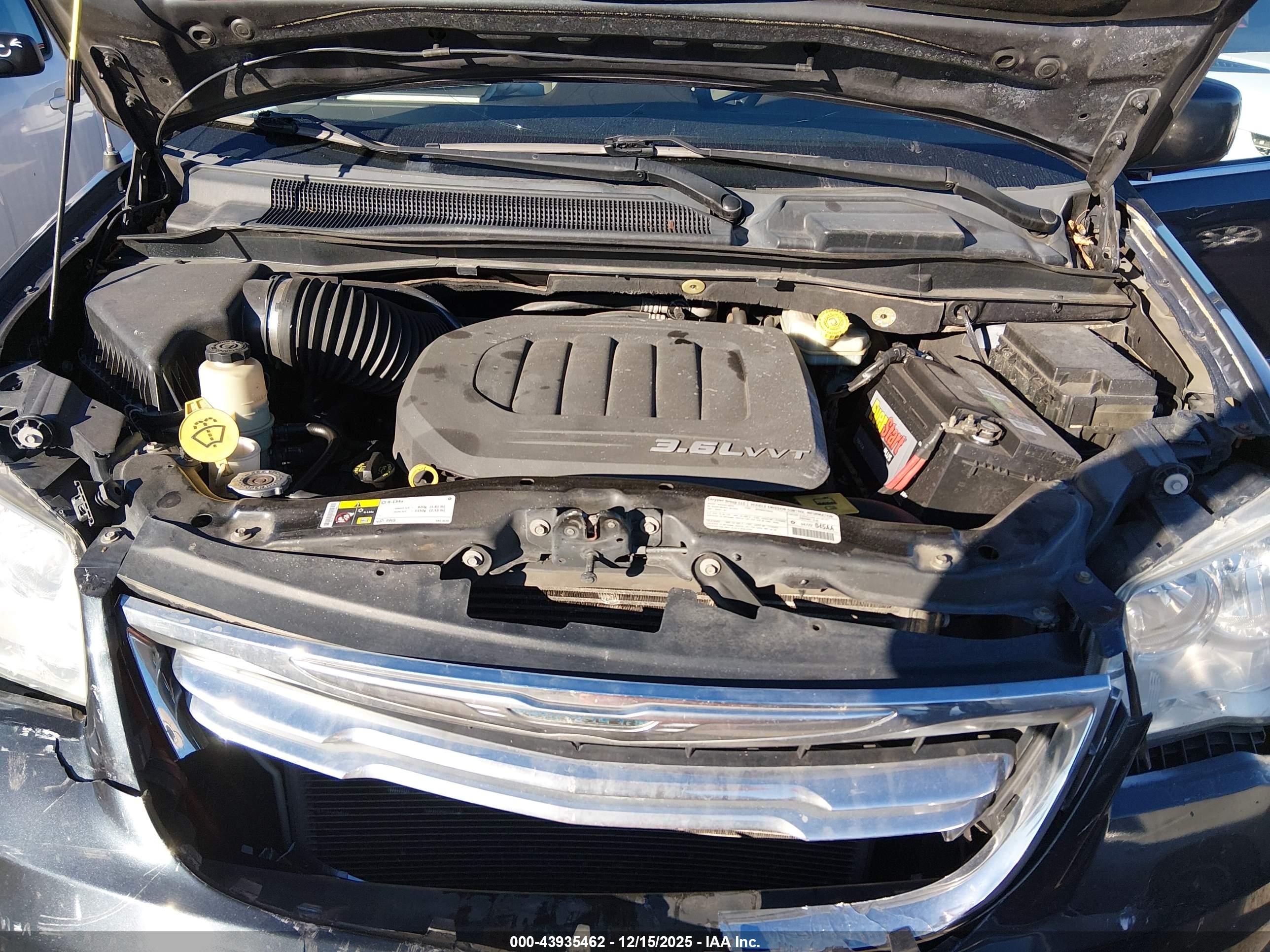 CHRYSLER TOWN image 10