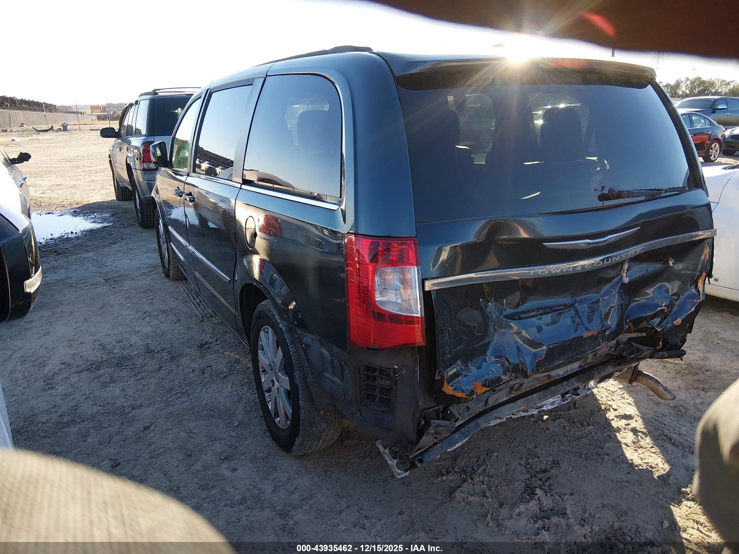 CHRYSLER TOWN image 3