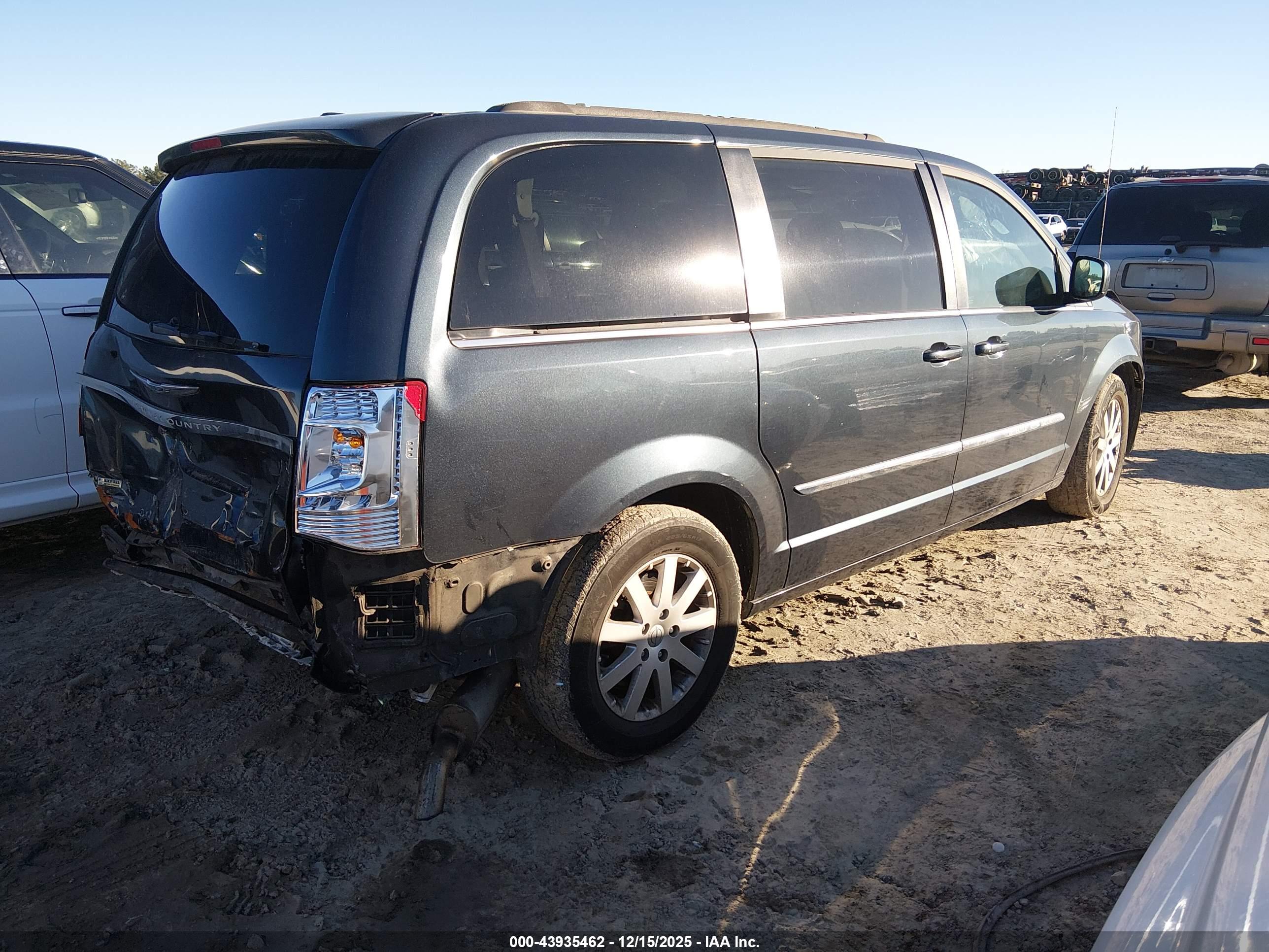 CHRYSLER TOWN image 4