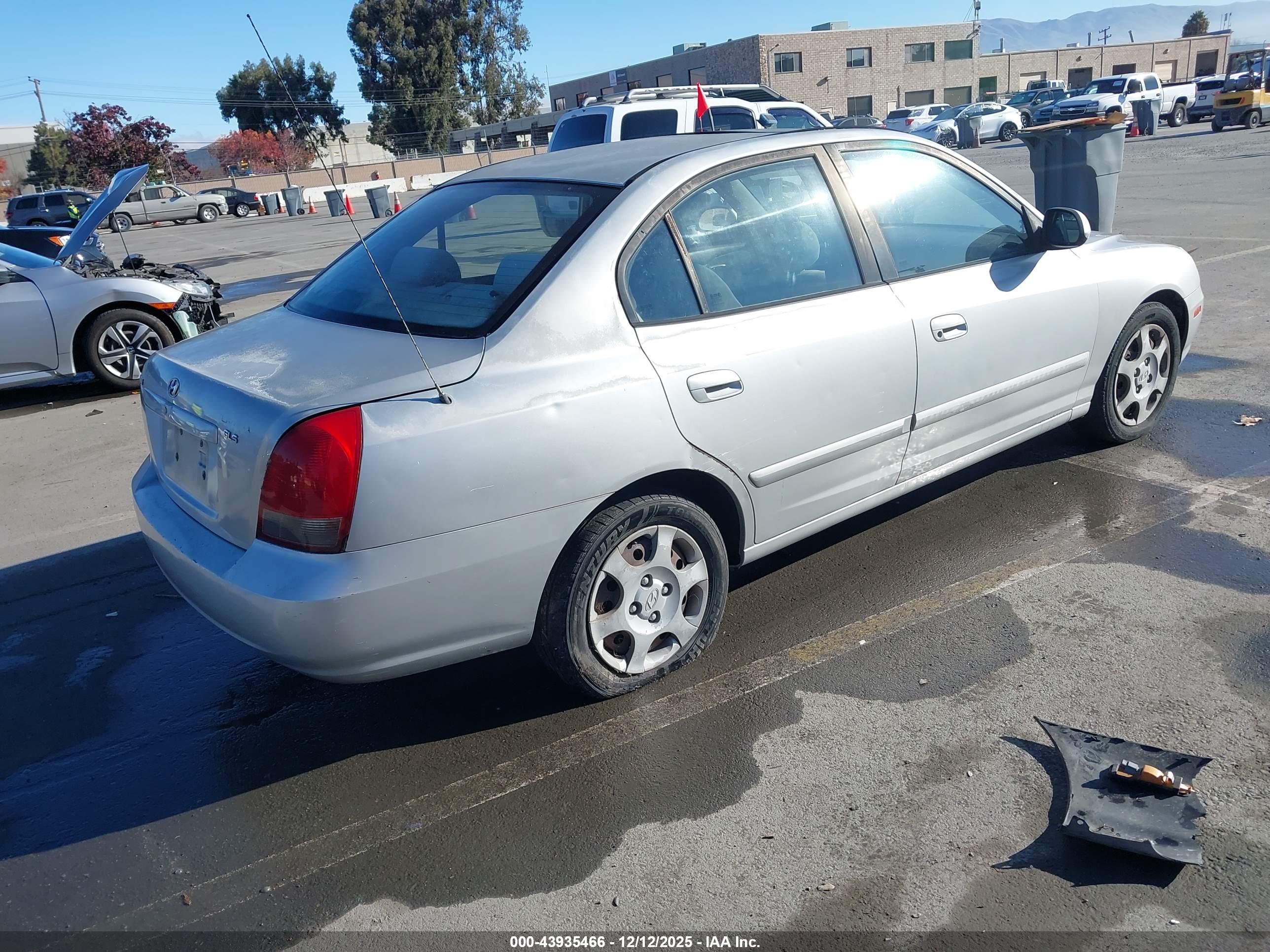 HYUNDAI ELANTRA image 4