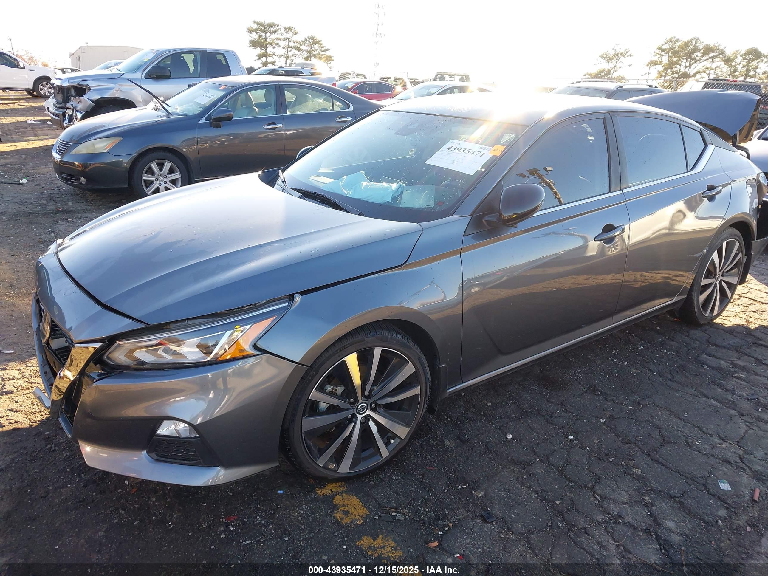 NISSAN ALTIMA image 2