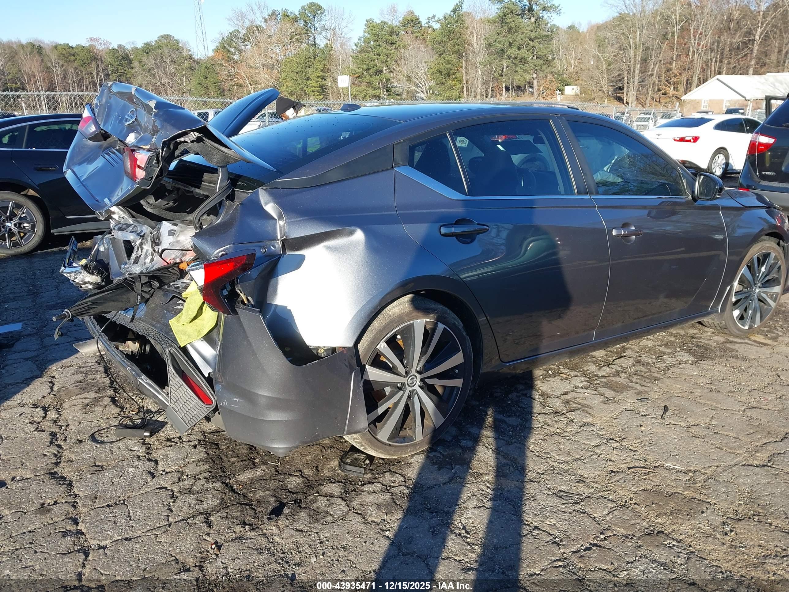 NISSAN ALTIMA image 4