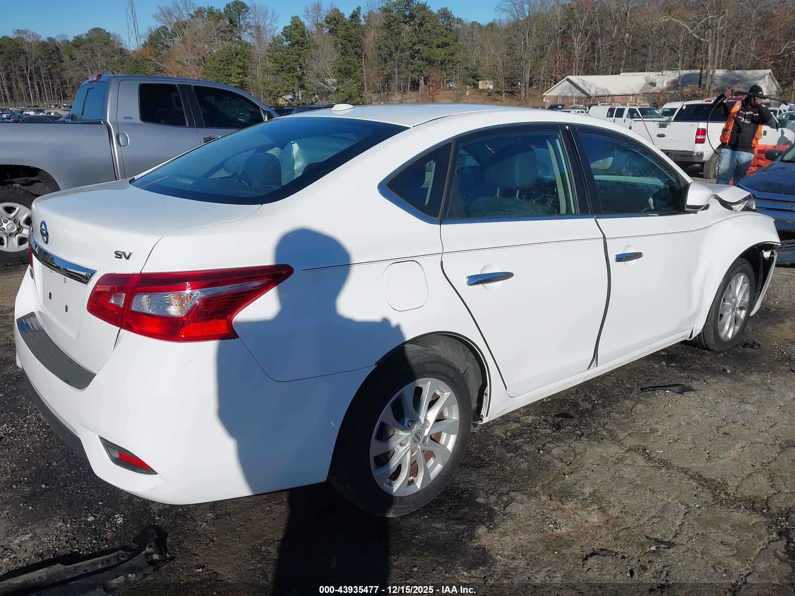 NISSAN SENTRA image 4