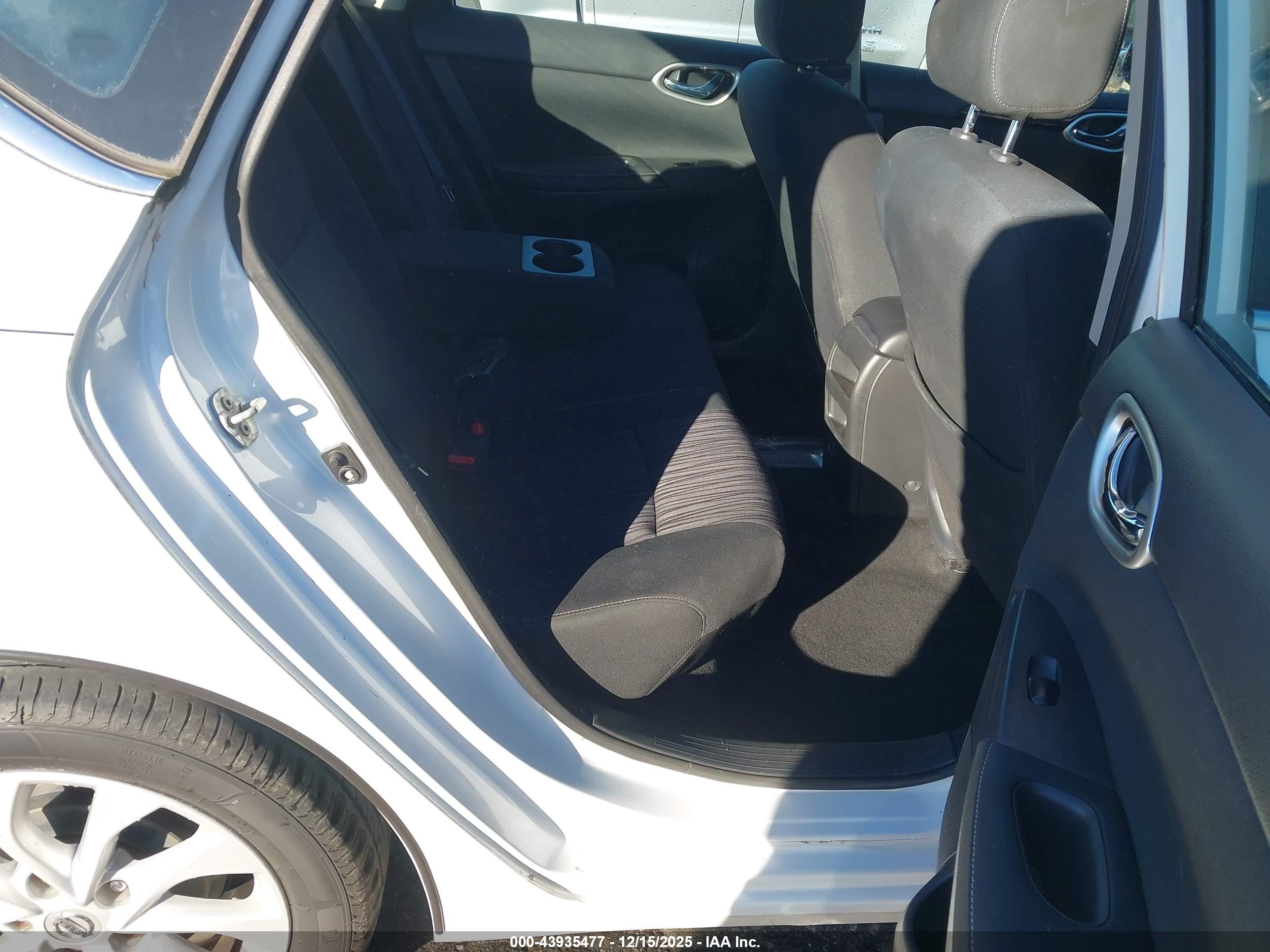 NISSAN SENTRA image 8