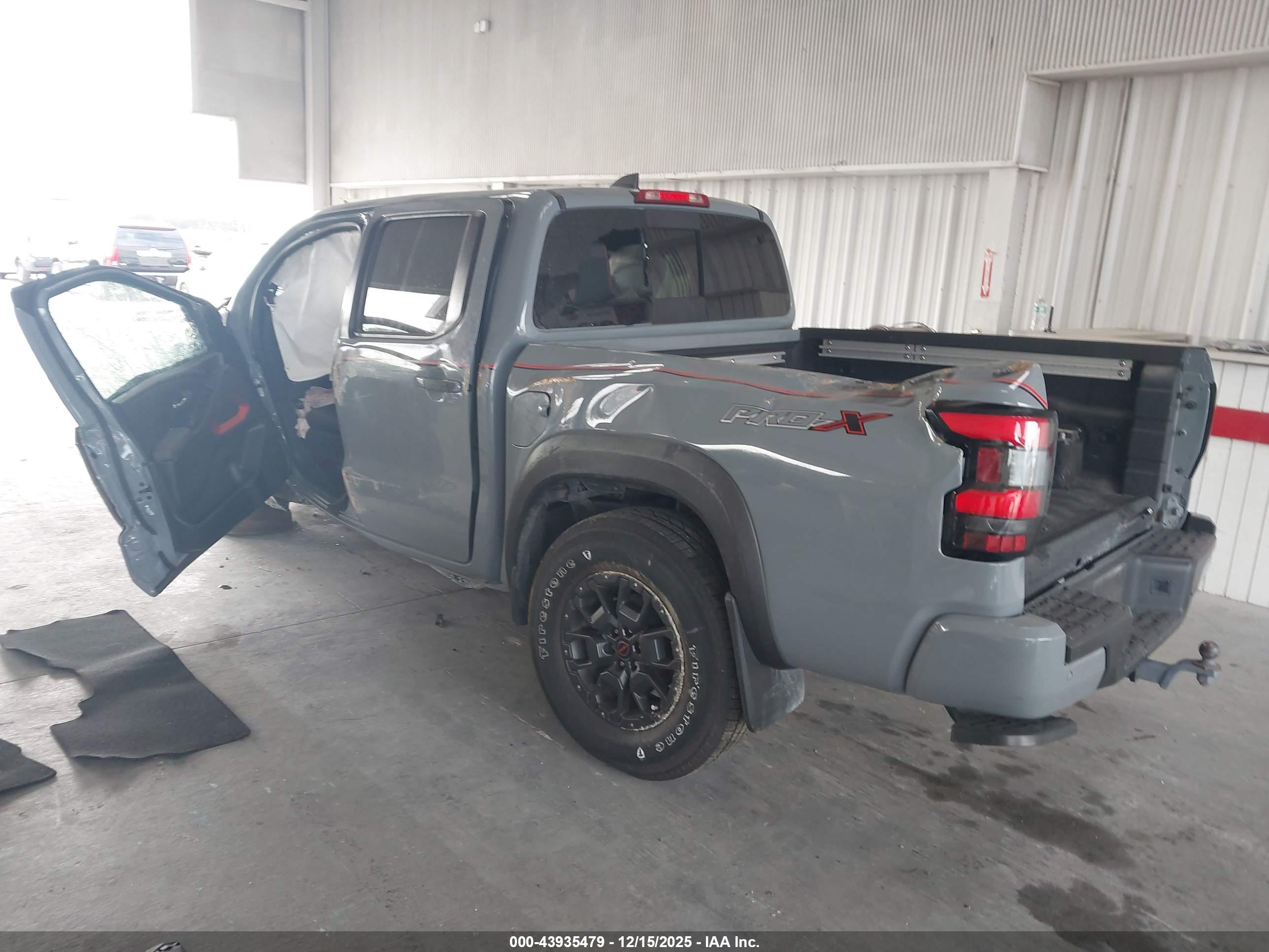 NISSAN FRONTIER image 3