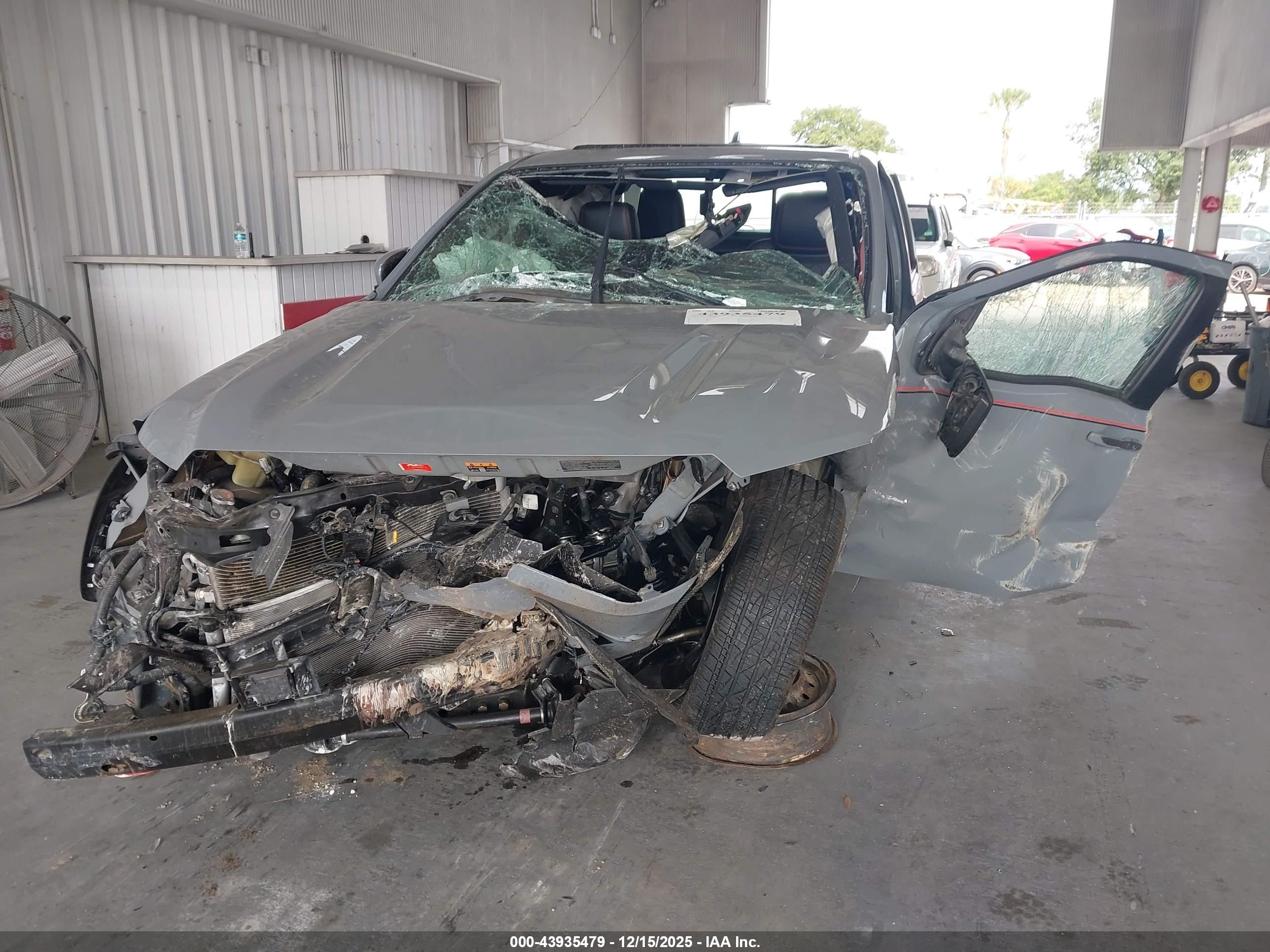 NISSAN FRONTIER image 6