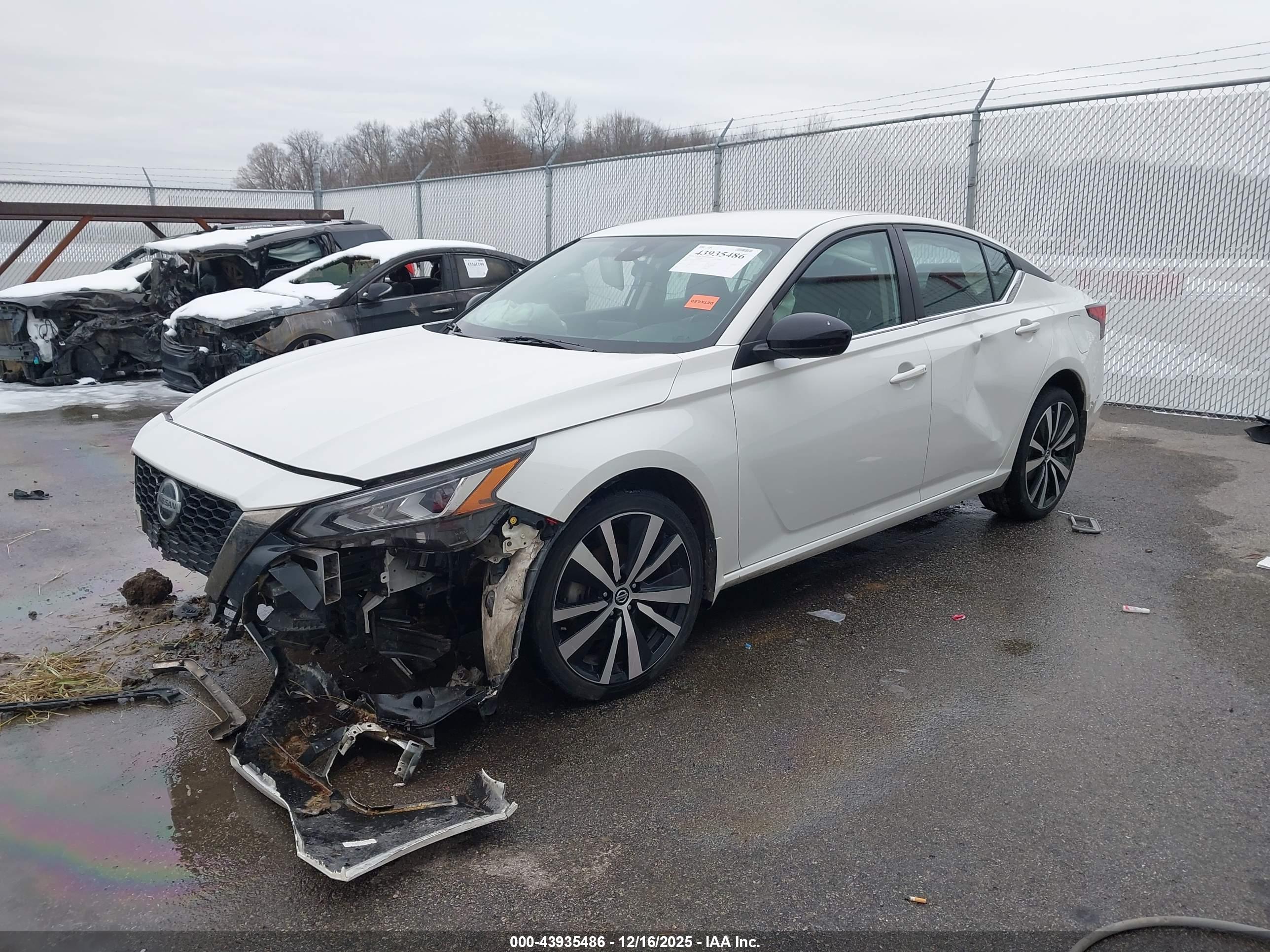 NISSAN ALTIMA image 2
