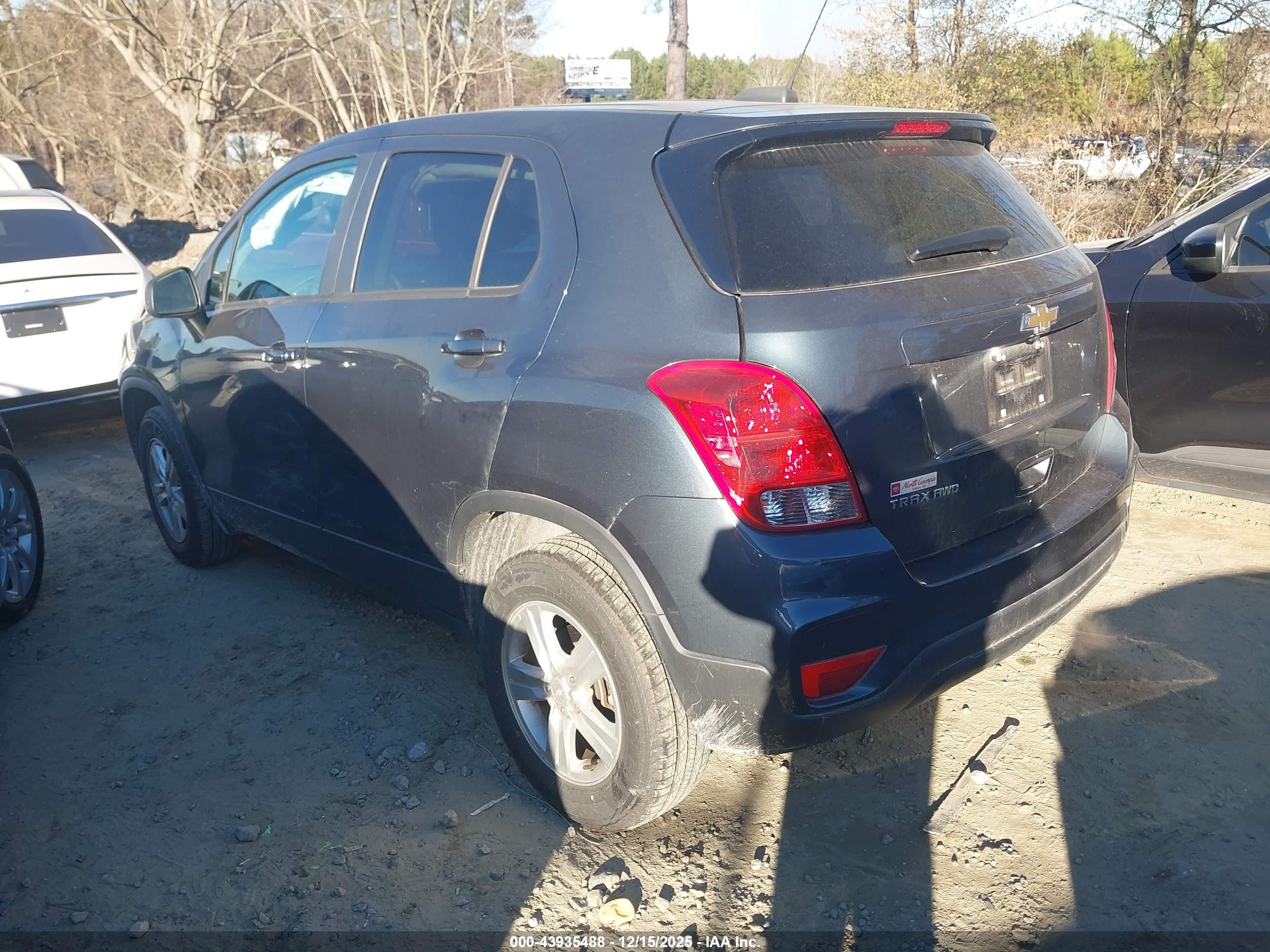 CHEVROLET TRAX image 3