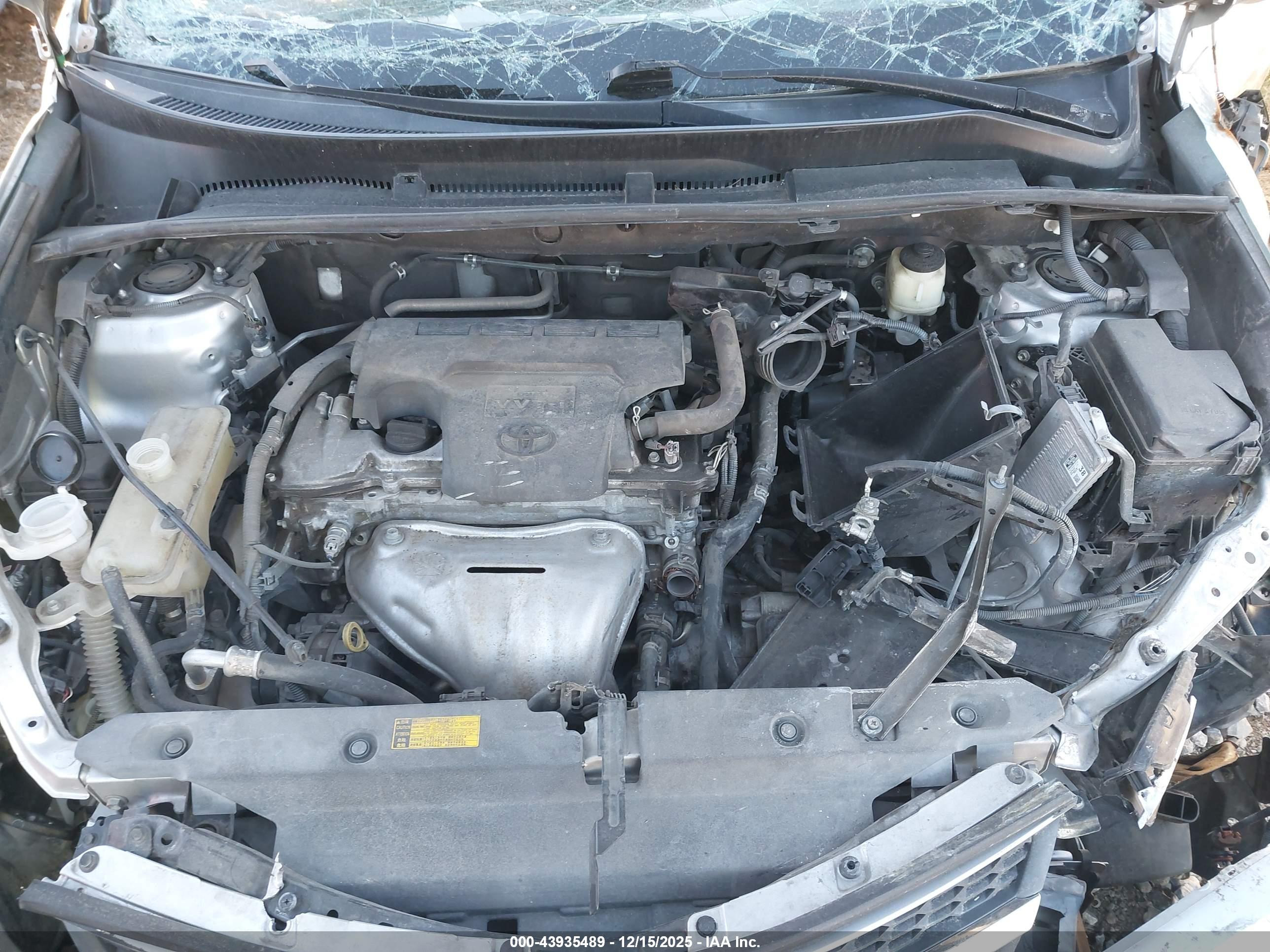 TOYOTA RAV4 image 10