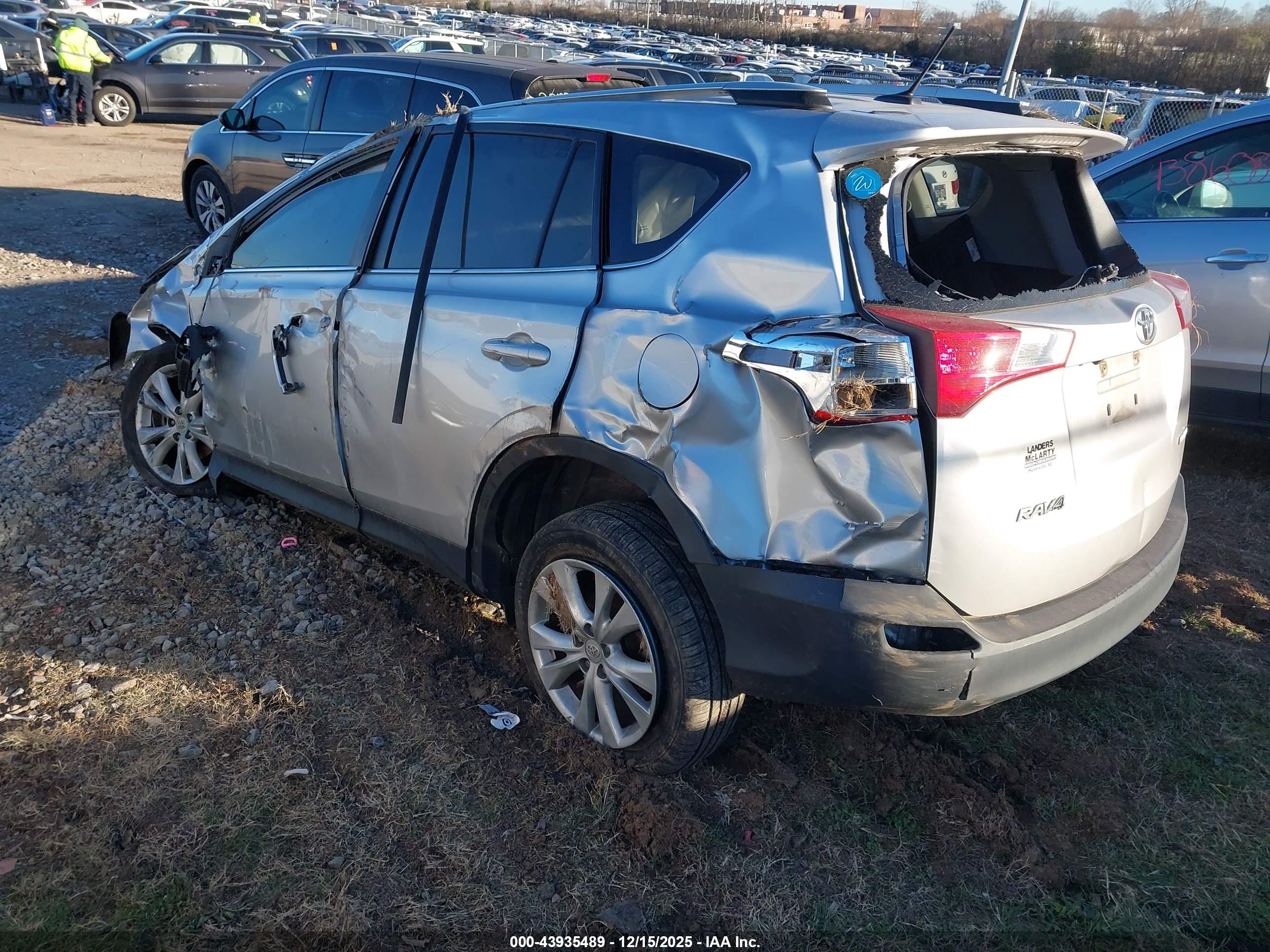 TOYOTA RAV4 image 3