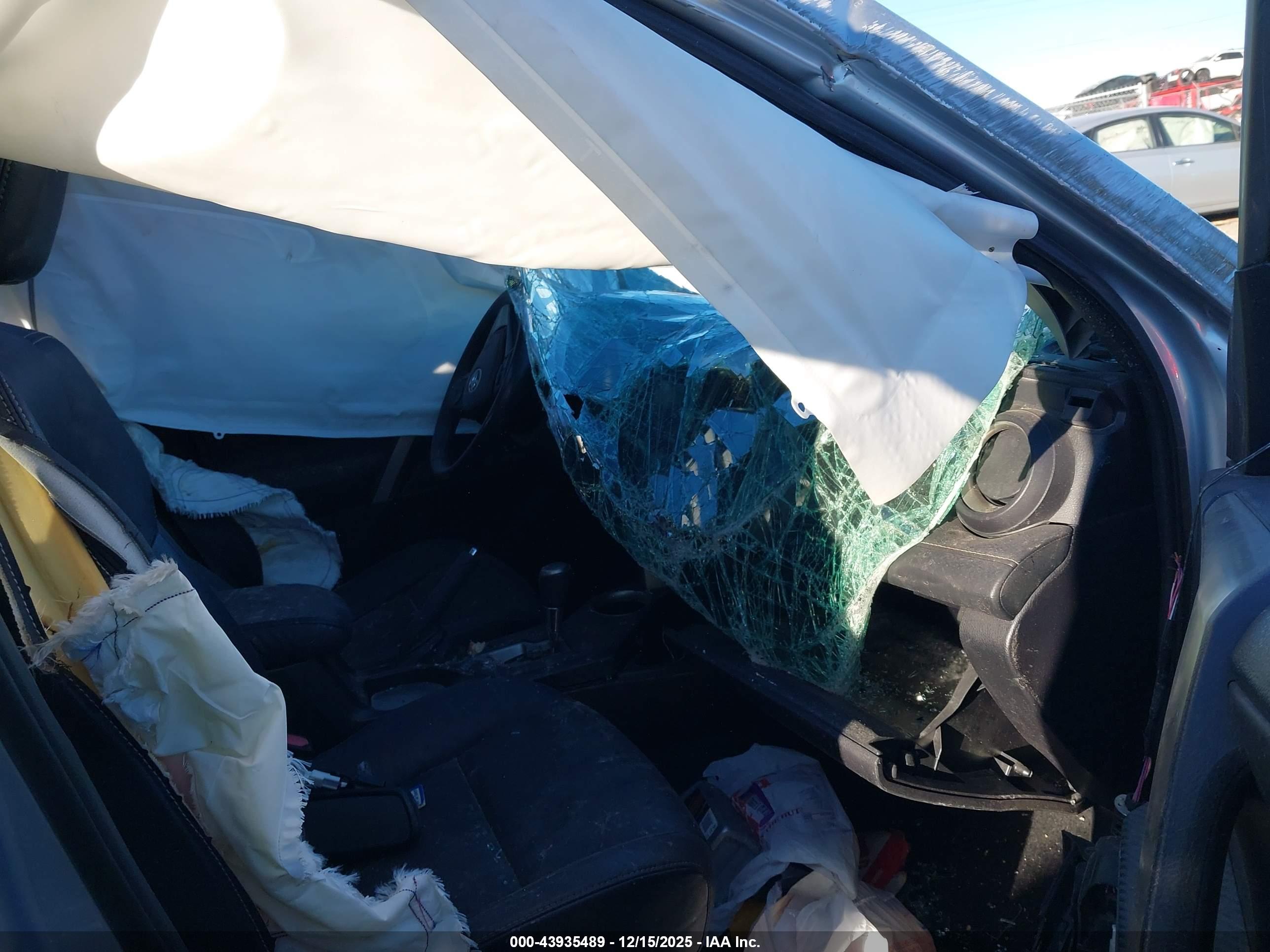 TOYOTA RAV4 image 5