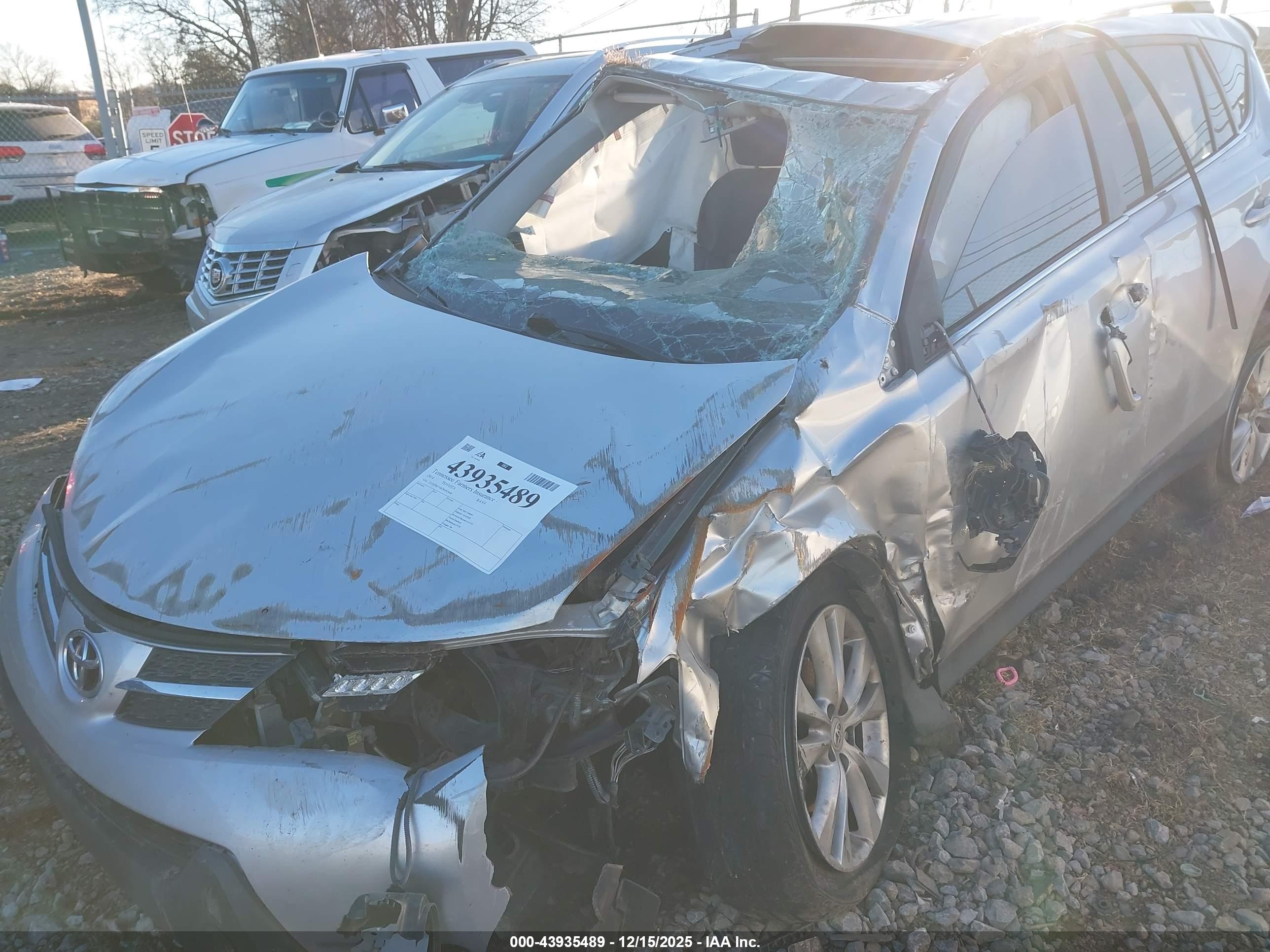 TOYOTA RAV4 image 6