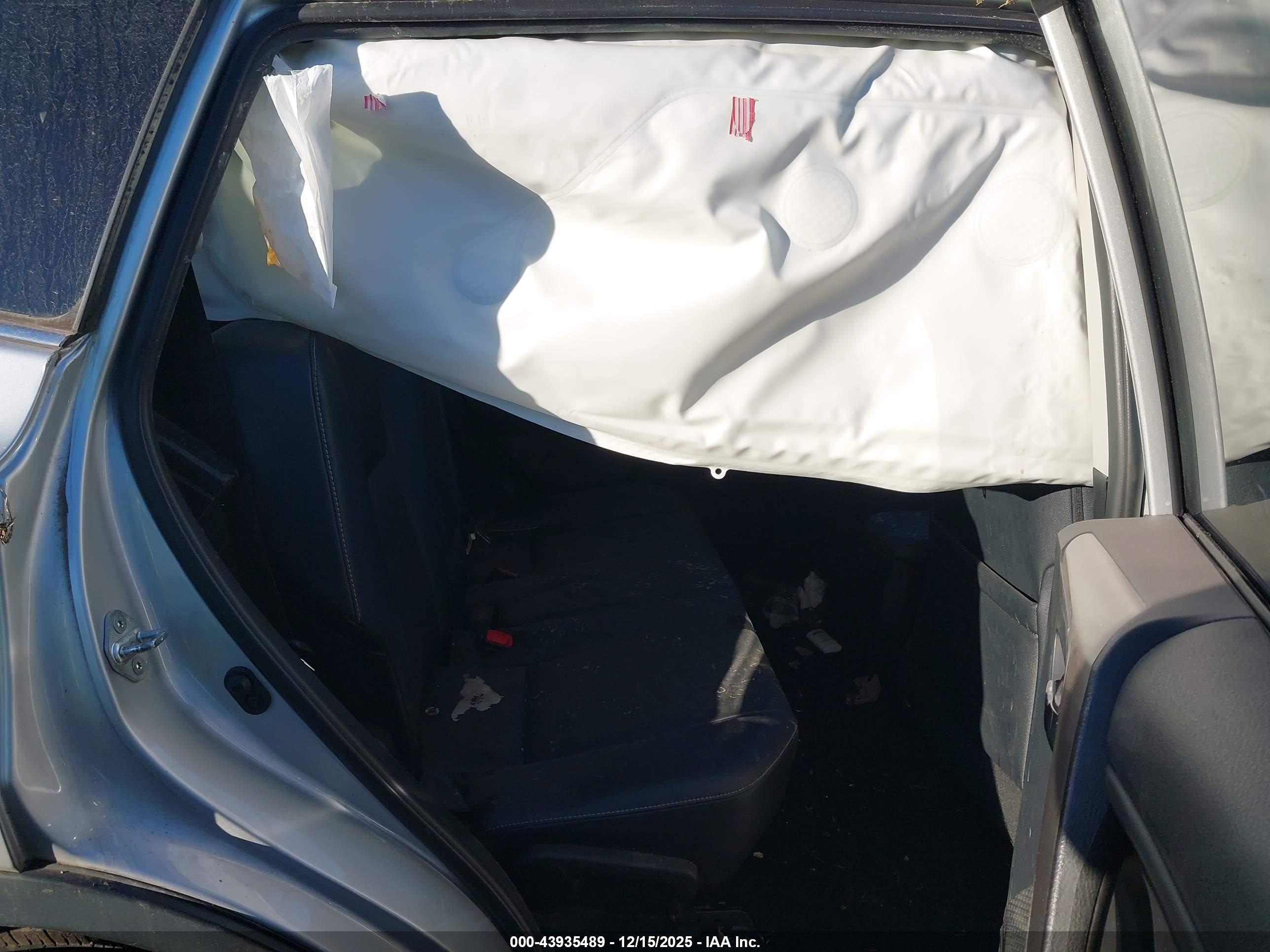 TOYOTA RAV4 image 8