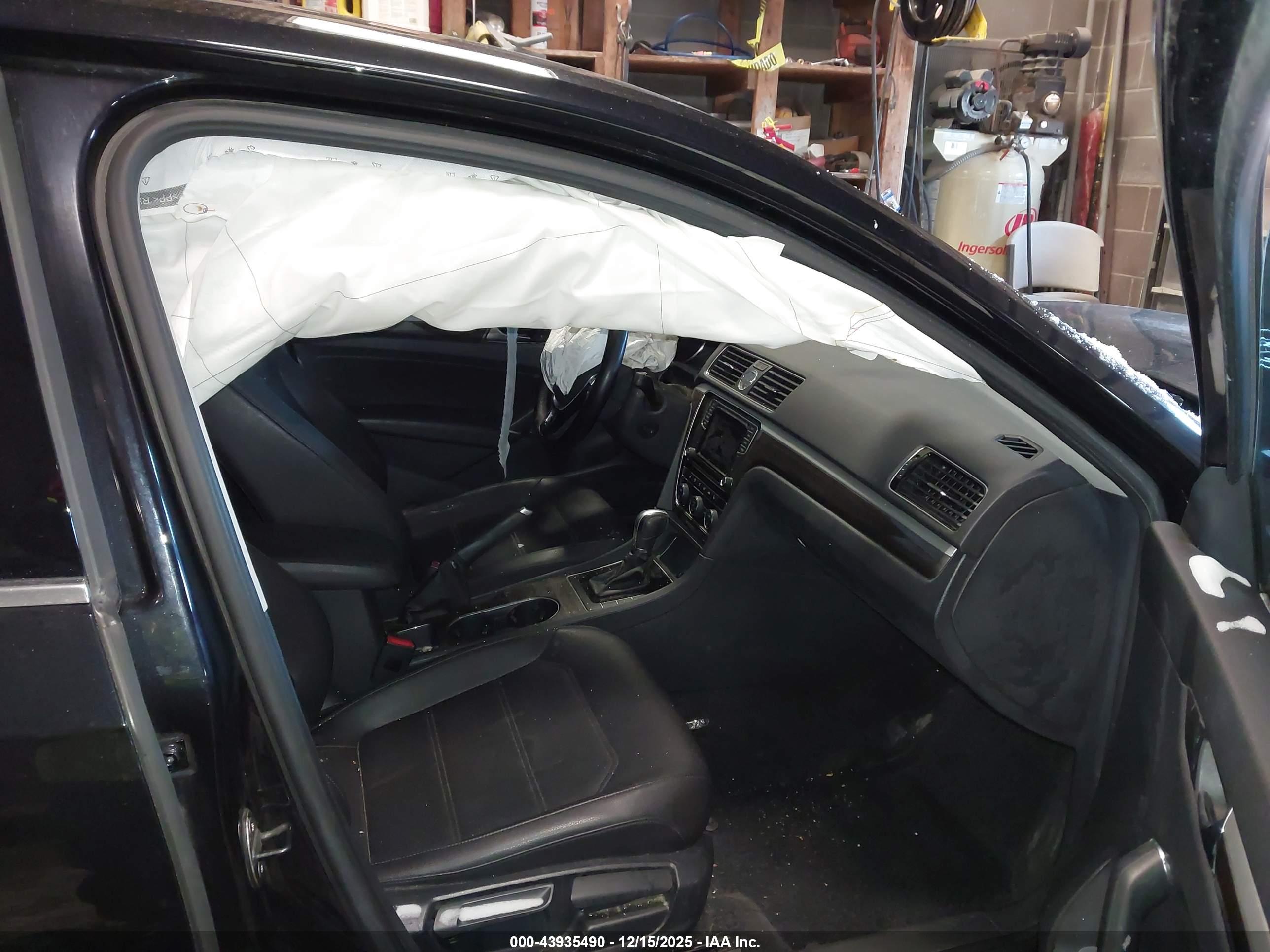 VOLKSWAGEN PASSAT image 5