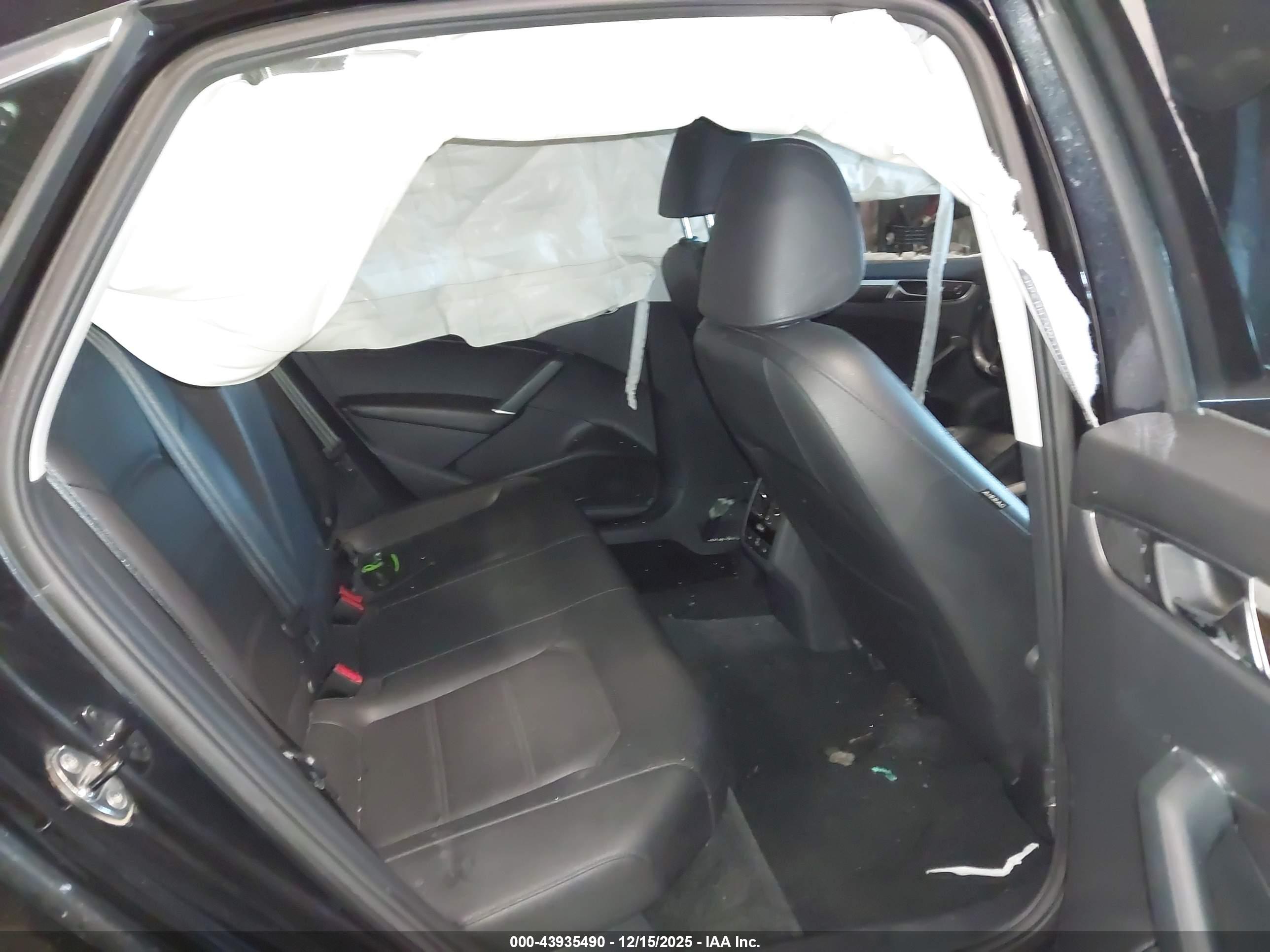 VOLKSWAGEN PASSAT image 8