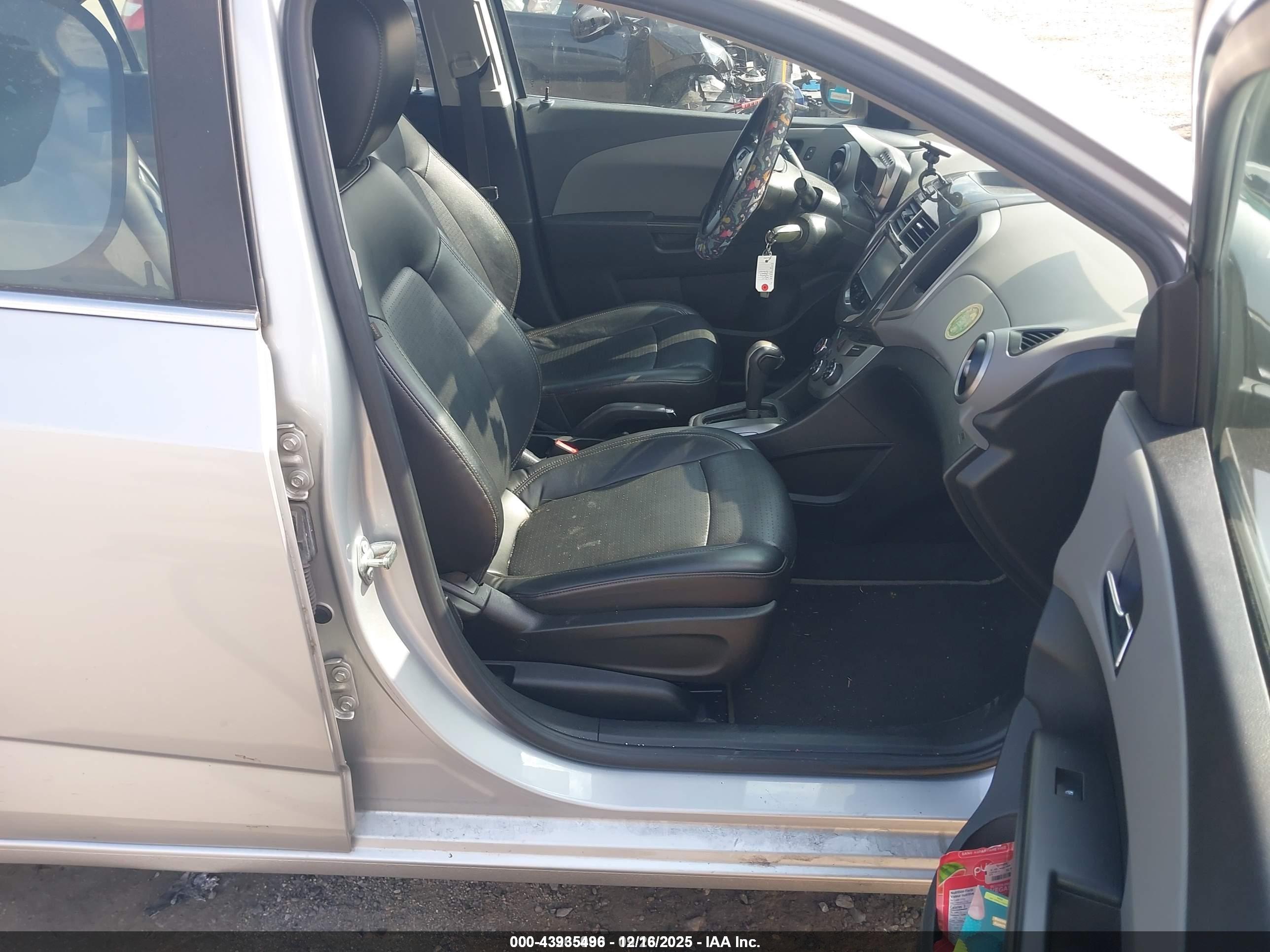 CHEVROLET SONIC image 5