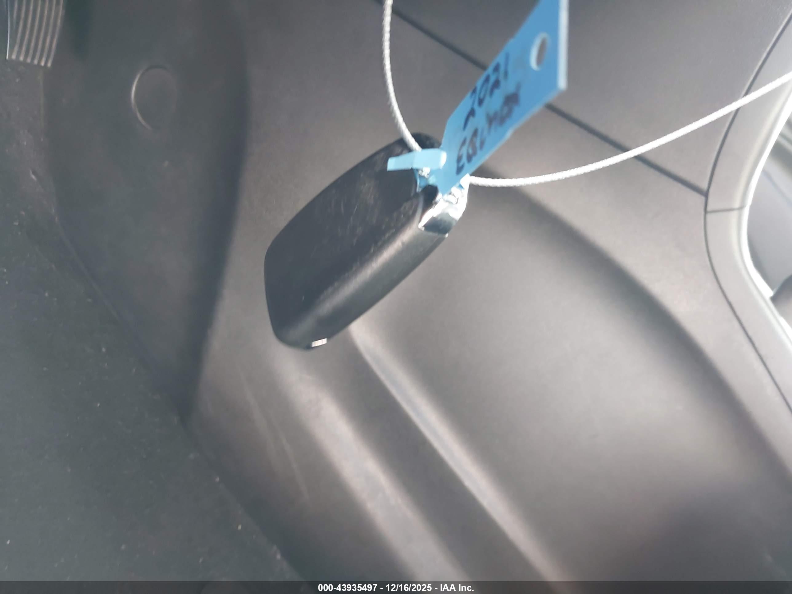 CHEVROLET EQUINOX image 11