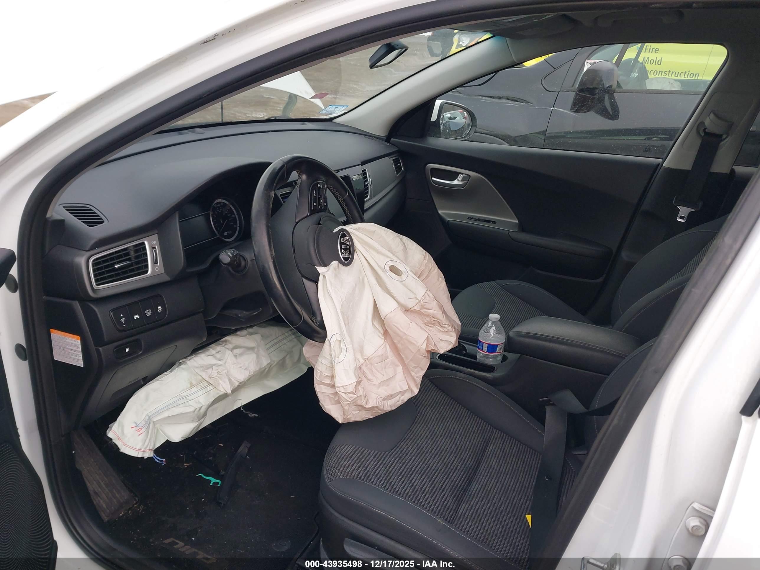KIA NIRO image 5