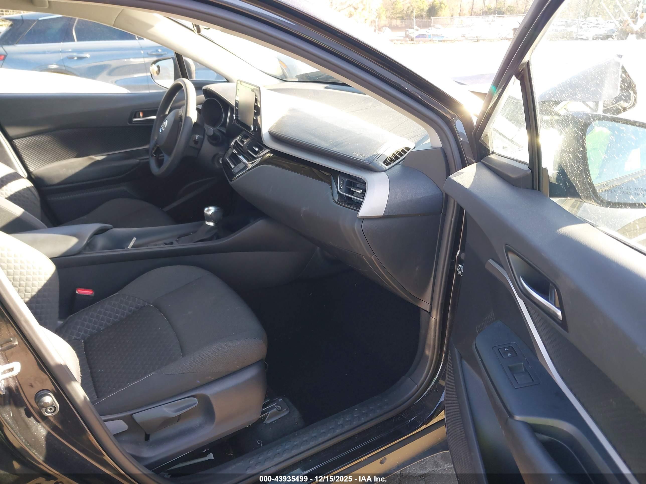 TOYOTA C-HR image 5