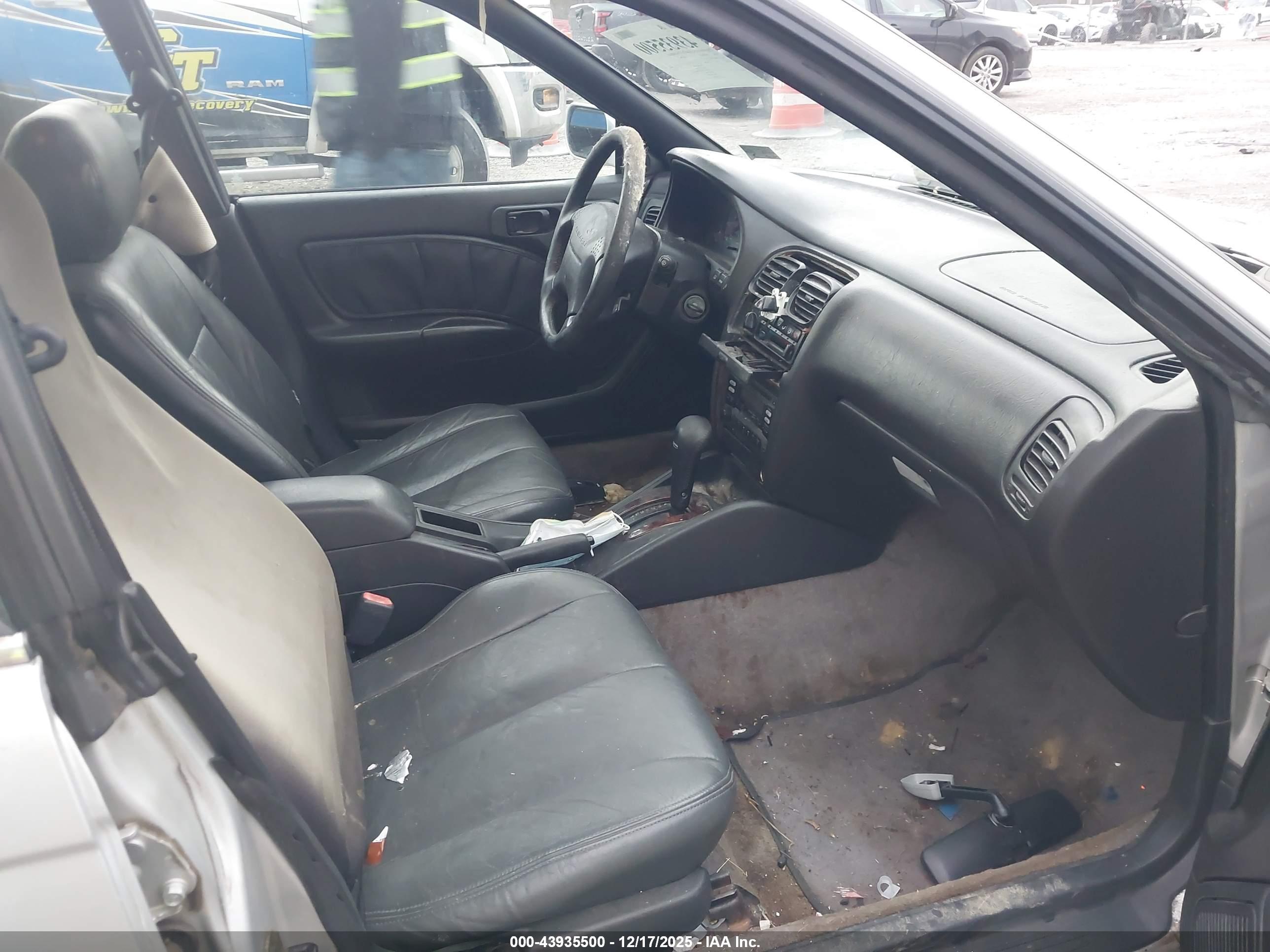 SUBARU LEGACY image 5