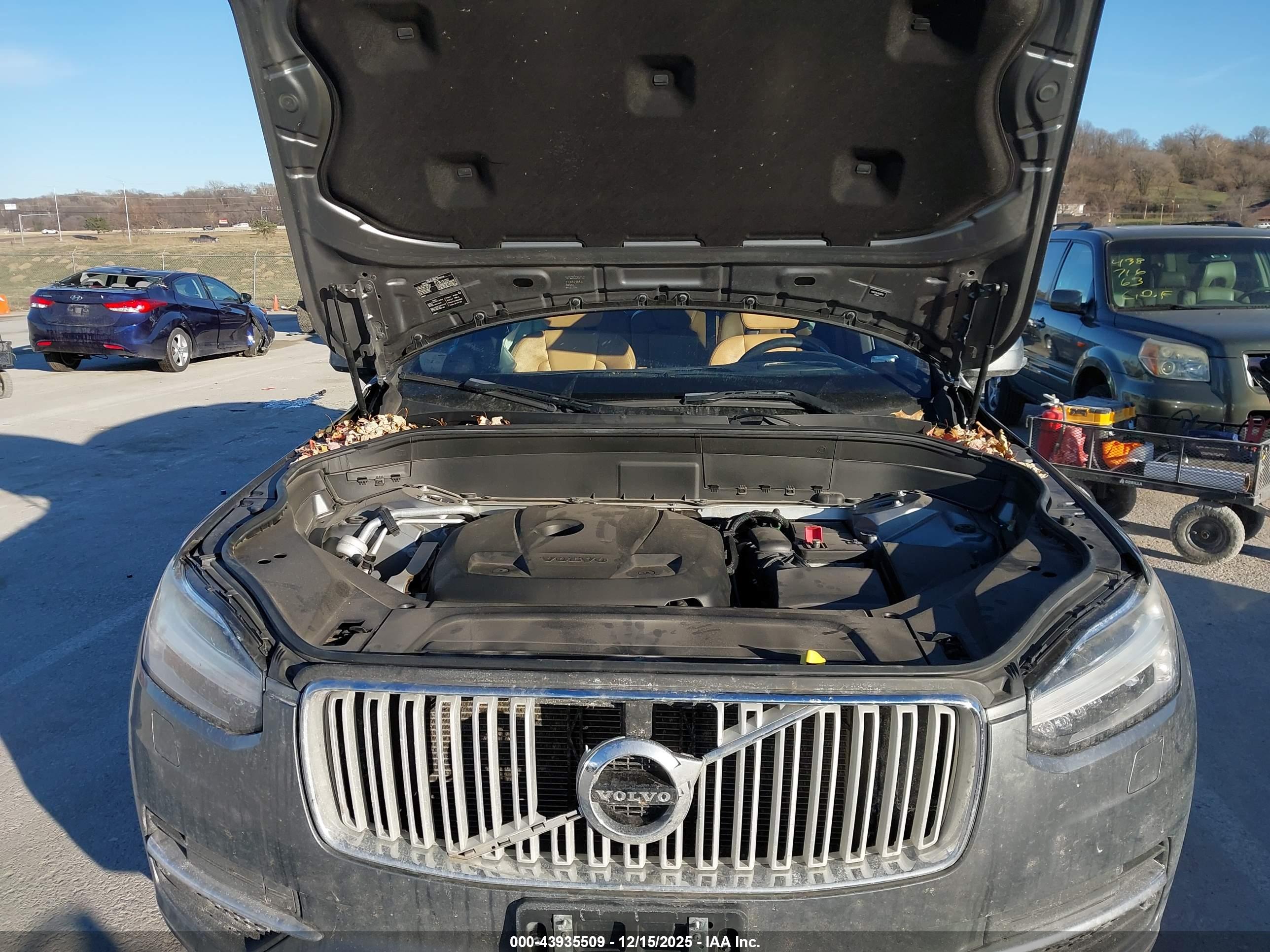 VOLVO XC90 image 10