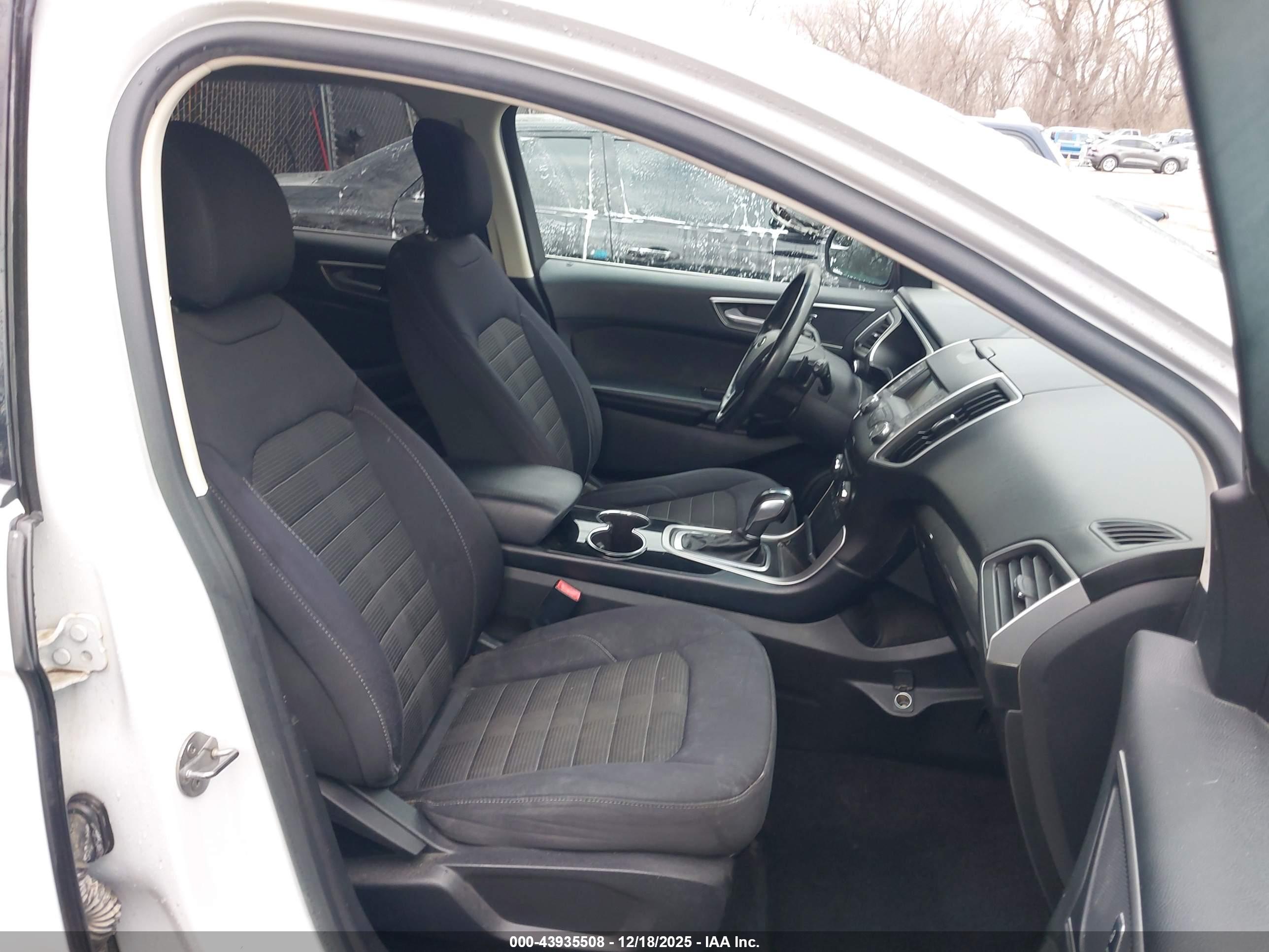 FORD EDGE image 5