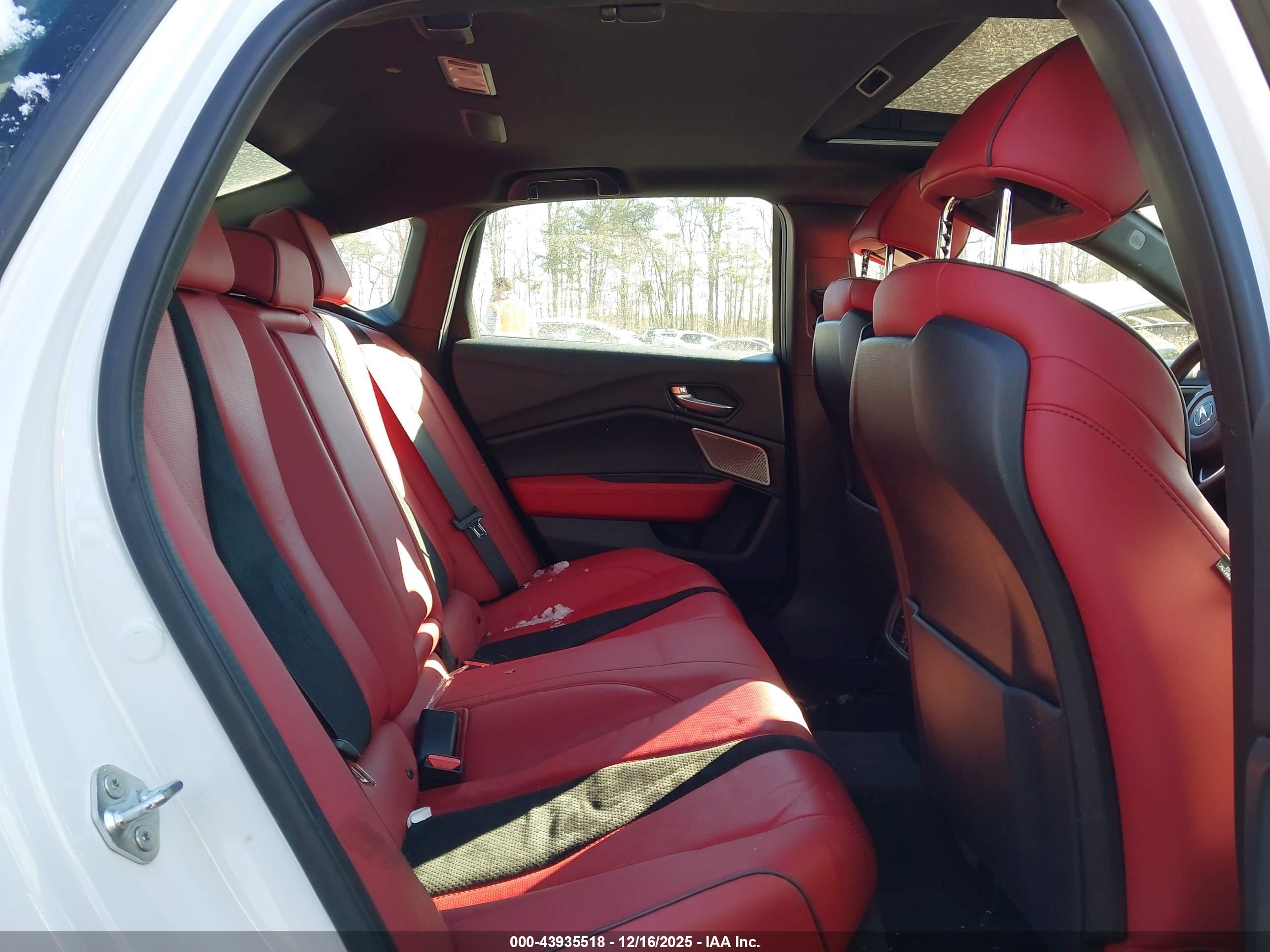 ACURA TLX image 8