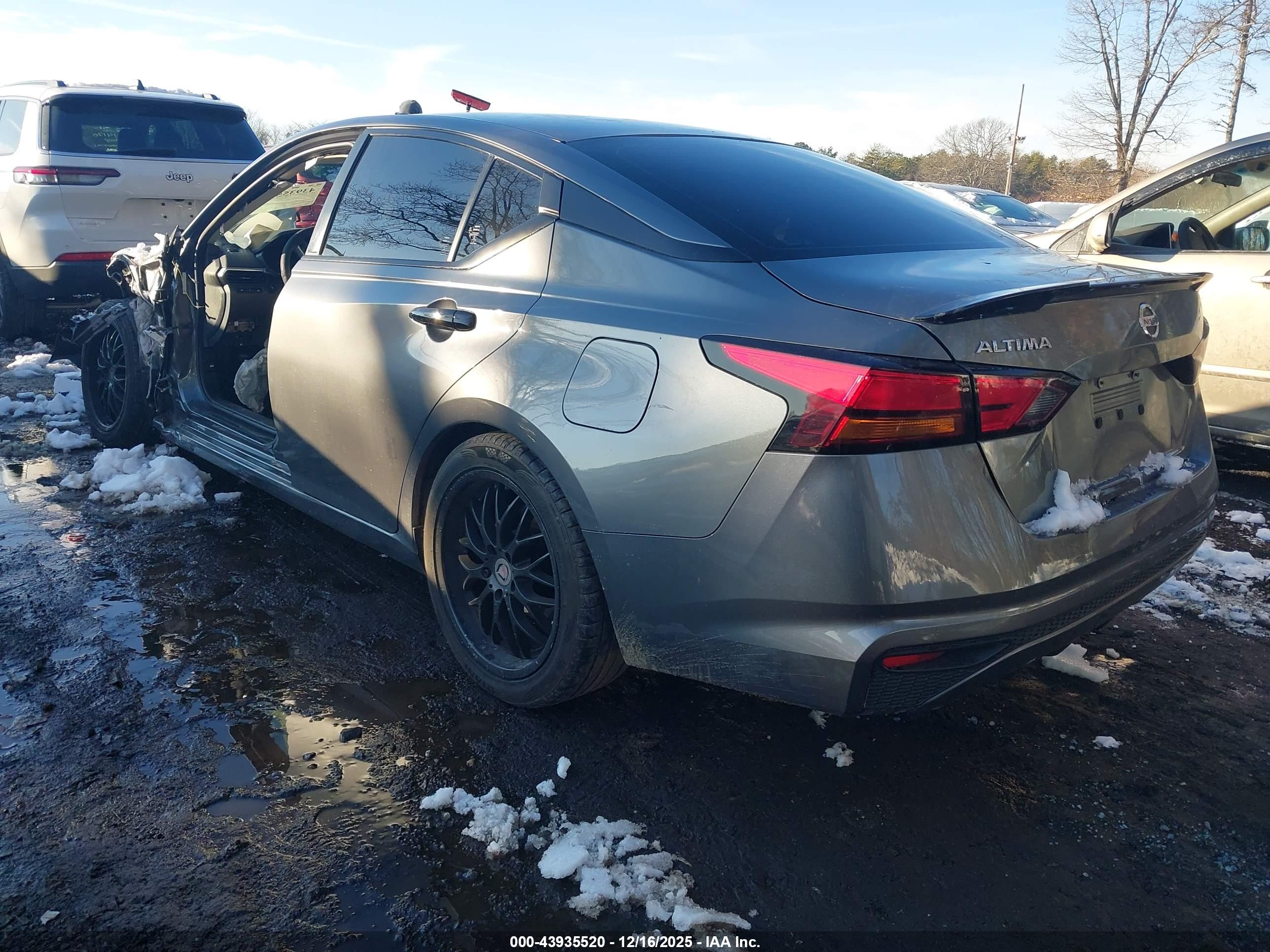 NISSAN ALTIMA image 3