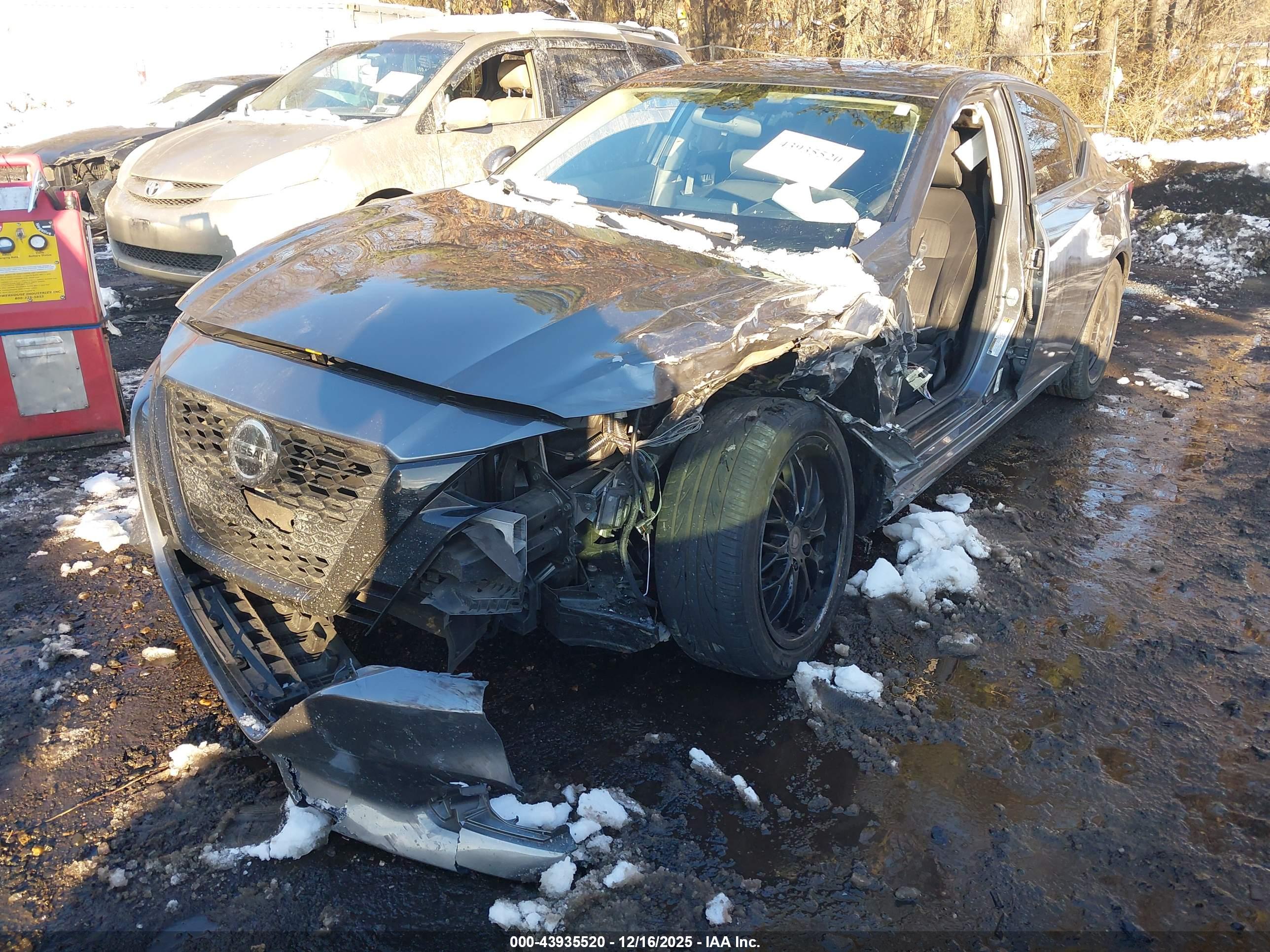 NISSAN ALTIMA image 6