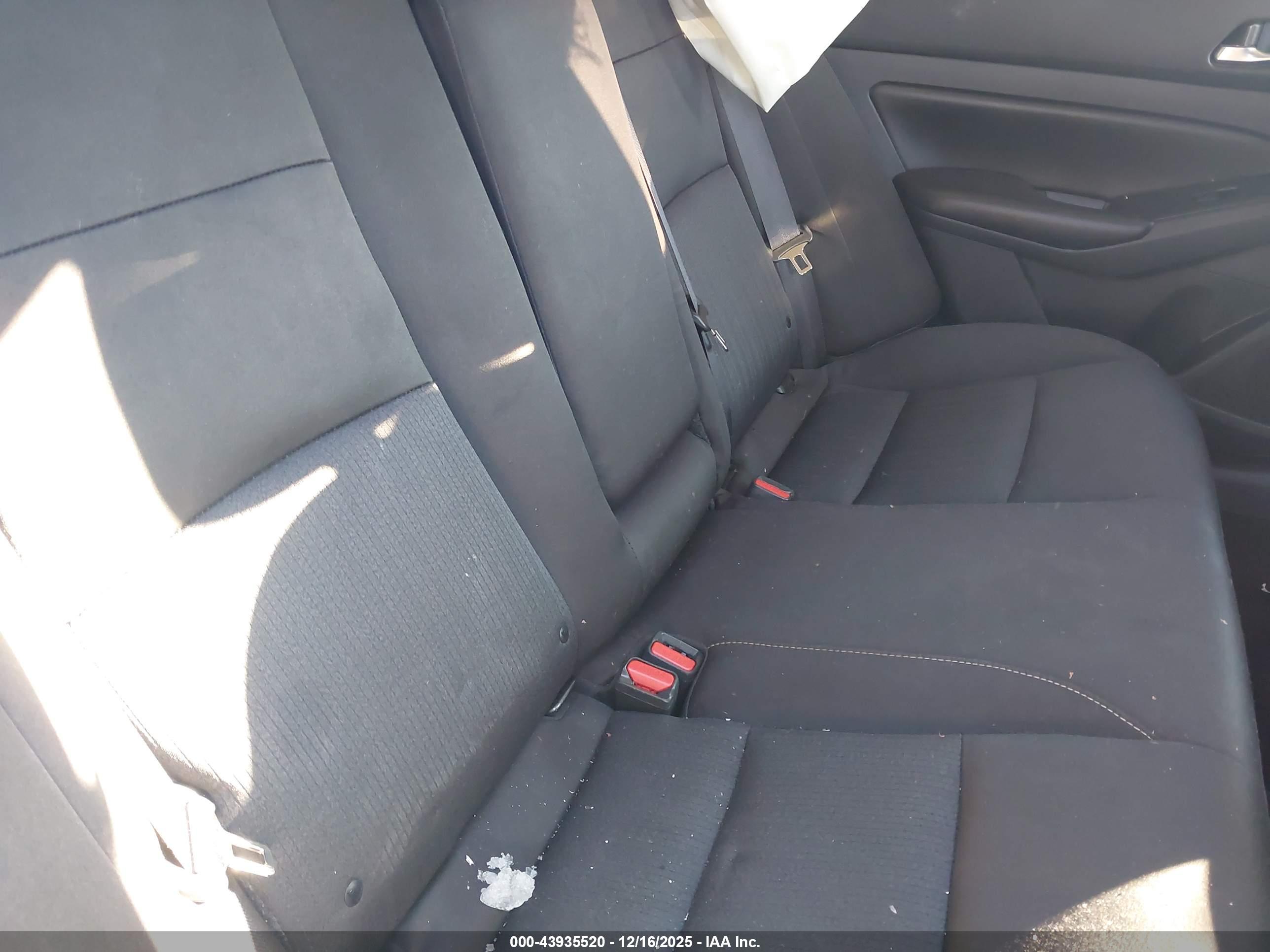 NISSAN ALTIMA image 8