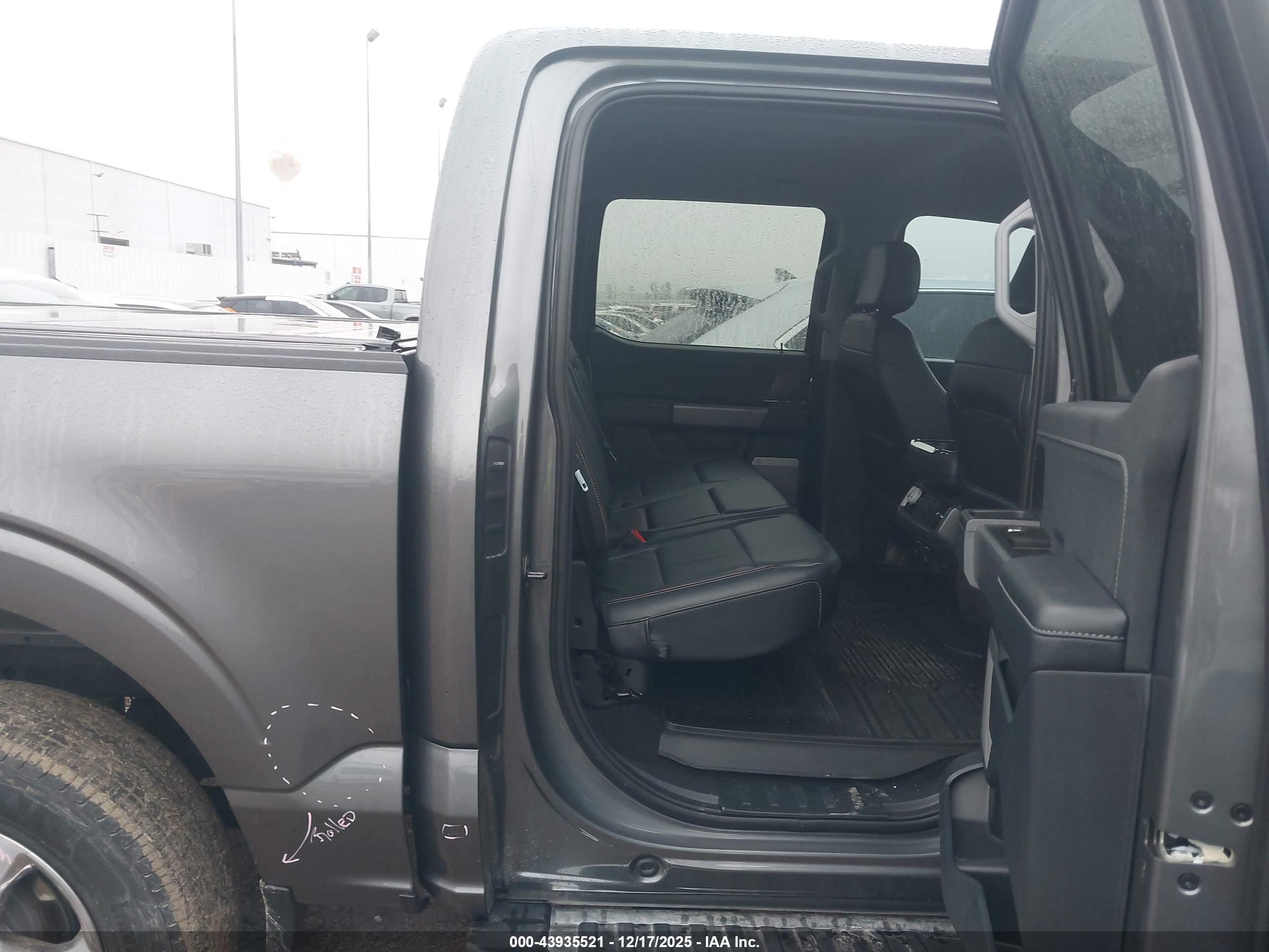 FORD F-150 image 8