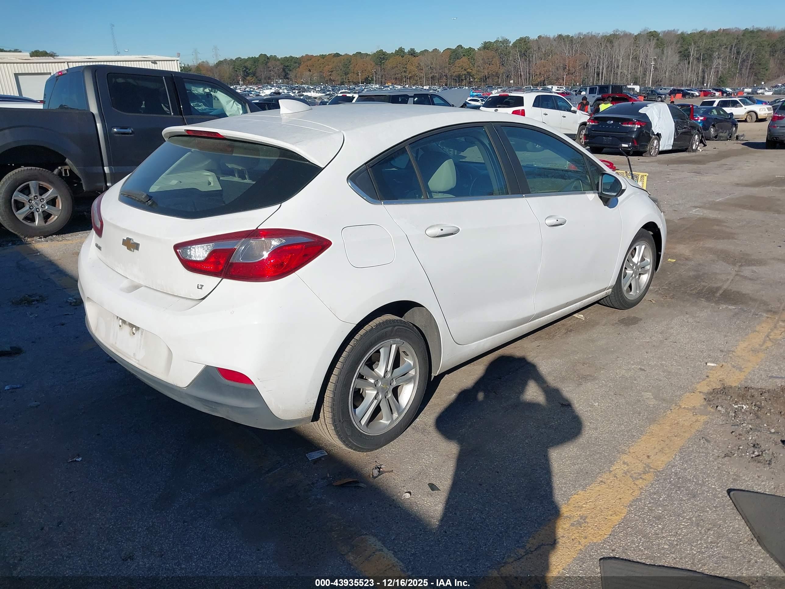 CHEVROLET CRUZE image 4