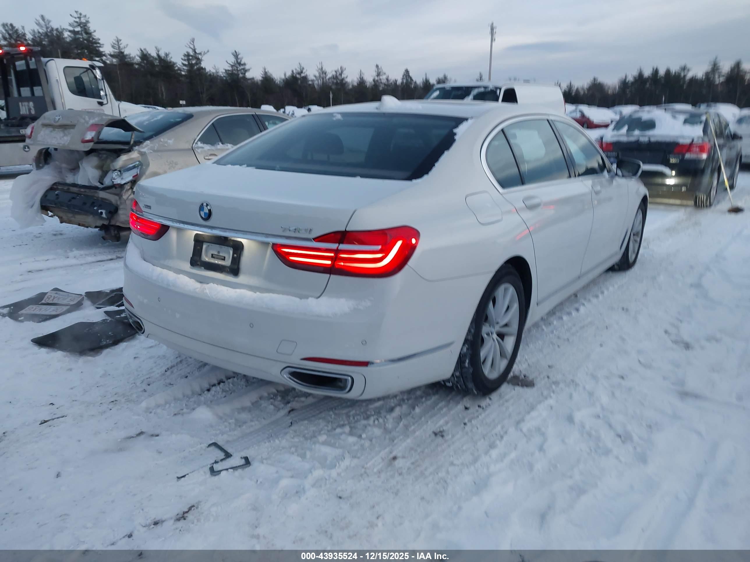 BMW 740I image 4