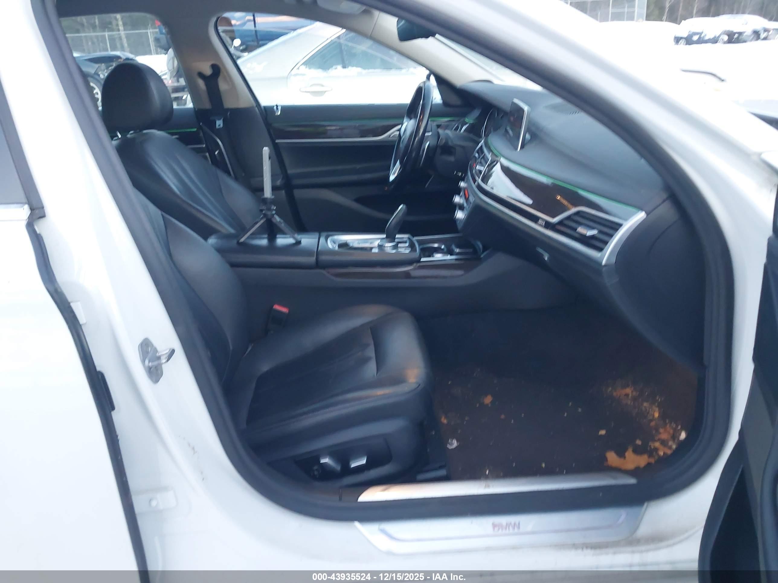BMW 740I image 5